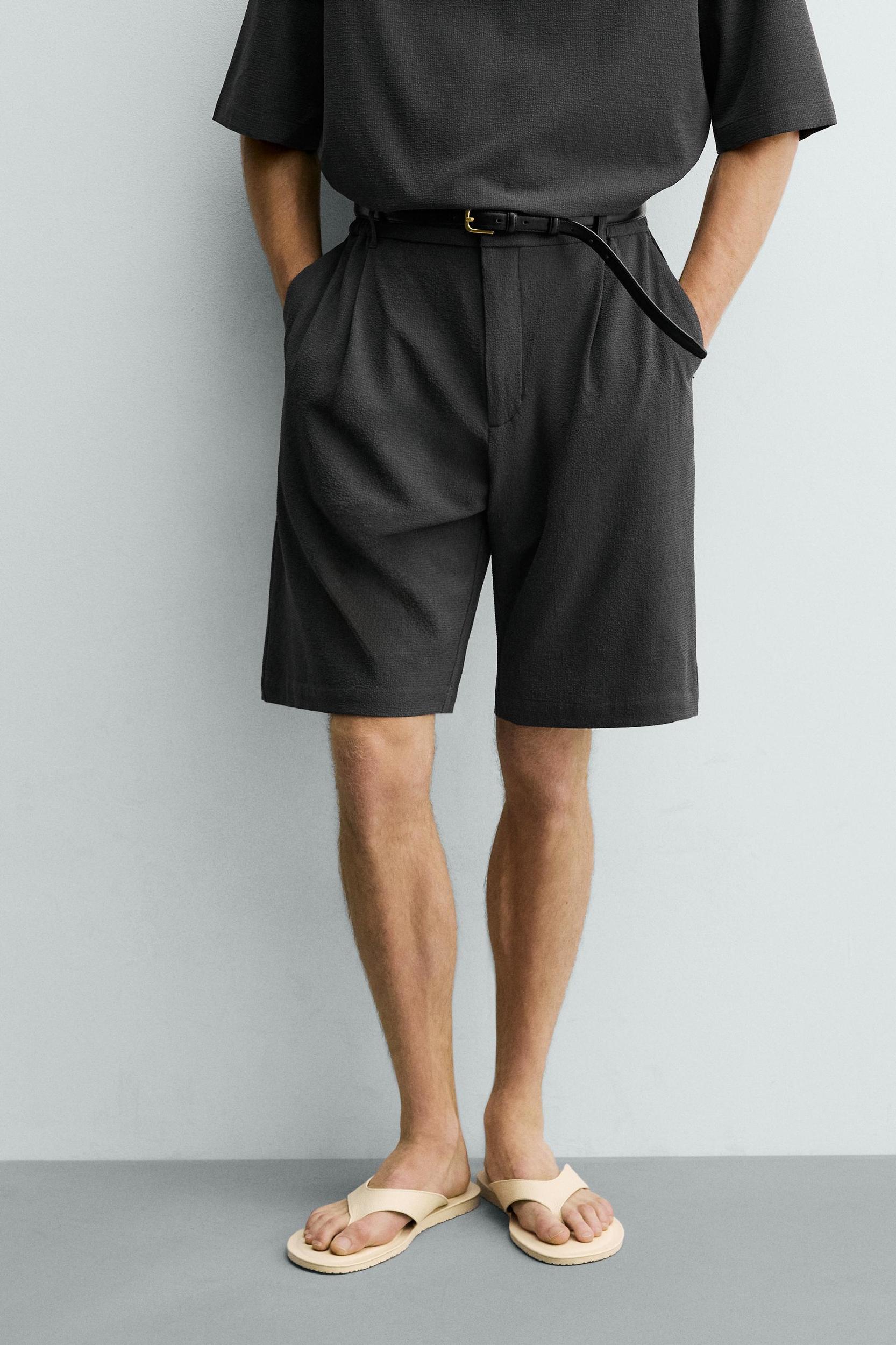 IRREGULAR TEXTURE PLEATED SHORTS Product Image