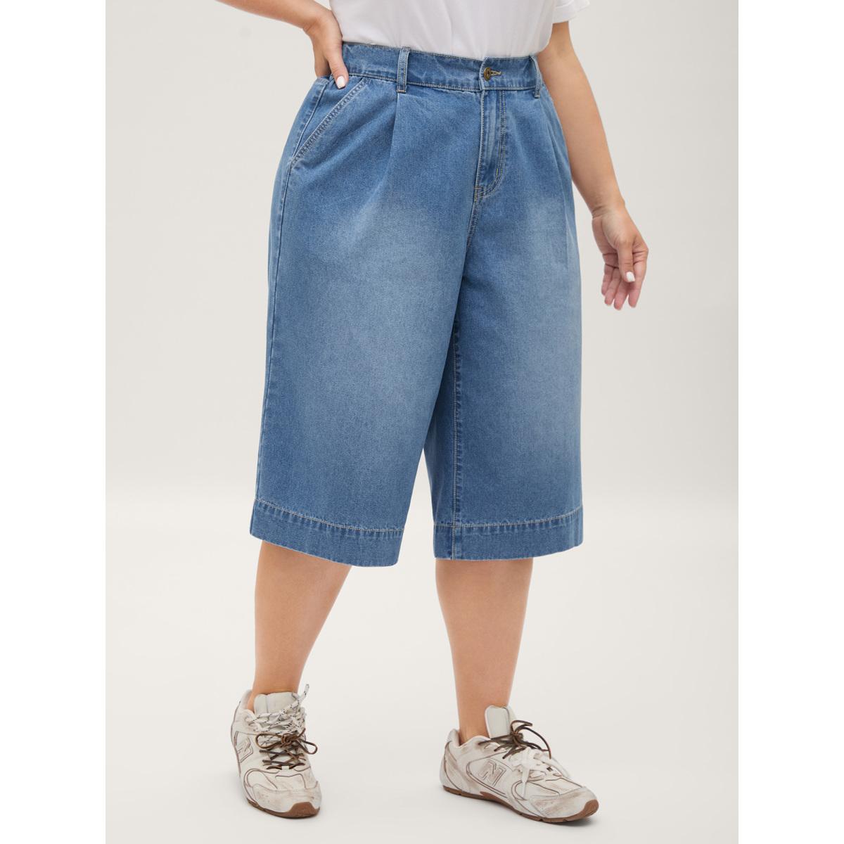 Plus Size Stretchy Back-Waist Cropped Jeans Women Denimlightblue No stretch Slanted pocket Jeans BloomChic 20/2X Product Image