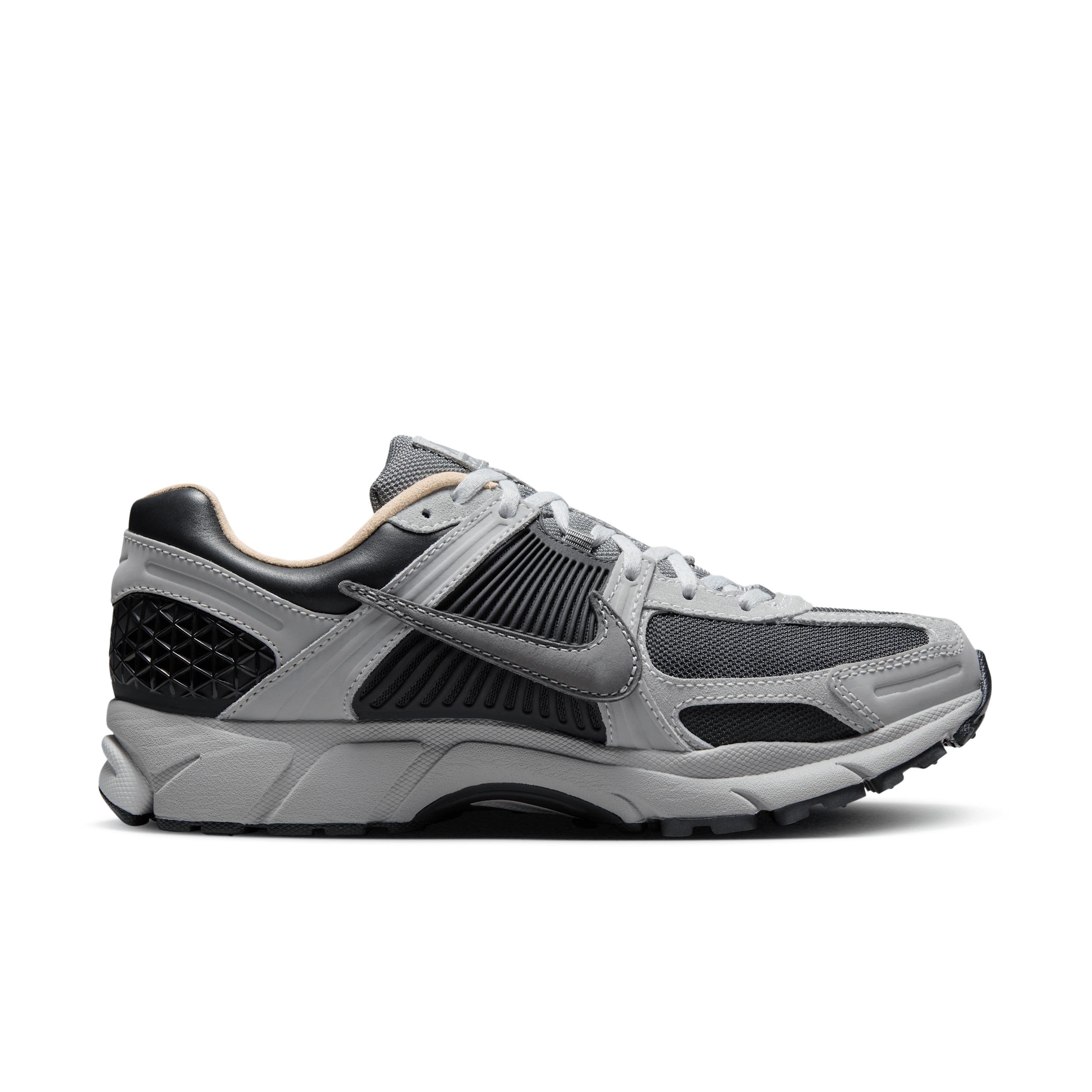Nike Mens Zoom Vomero 5 Shoes | IB4004-701 Product Image