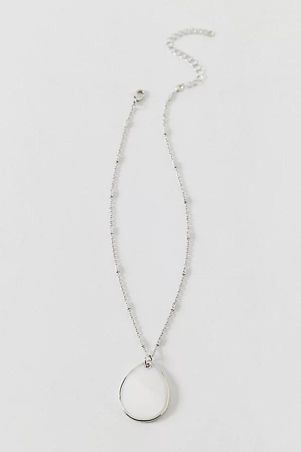 Moxie Pearl Pendant Necklace Womens at Urban Outfitters Product Image