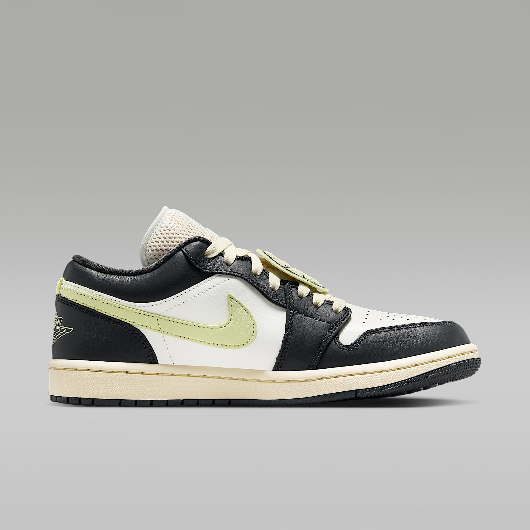 Womens Air Jordan 1 Low SE Shoes | HQ3009-003 Product Image