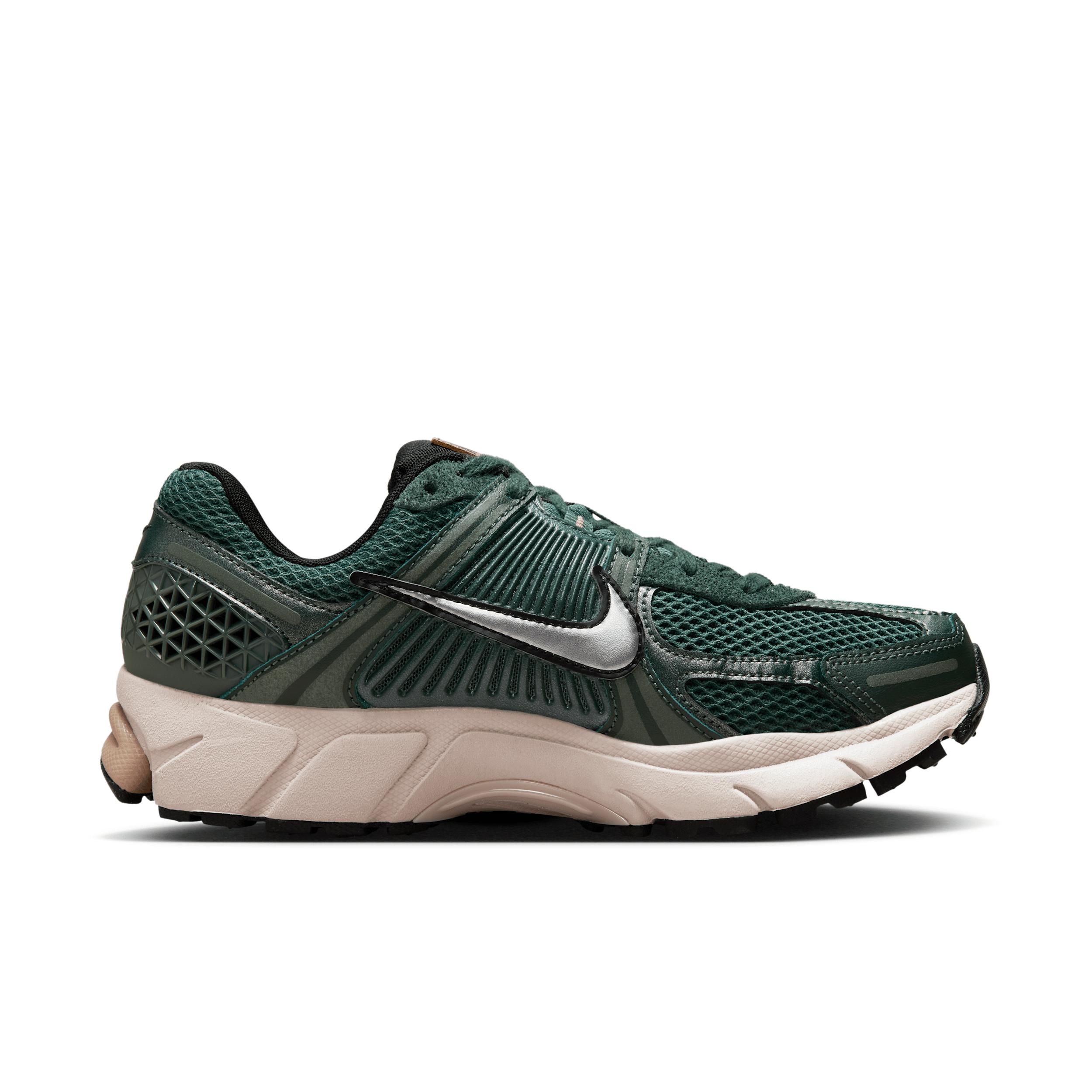 Nike Women's Zoom Vomero 5 Shoes Product Image