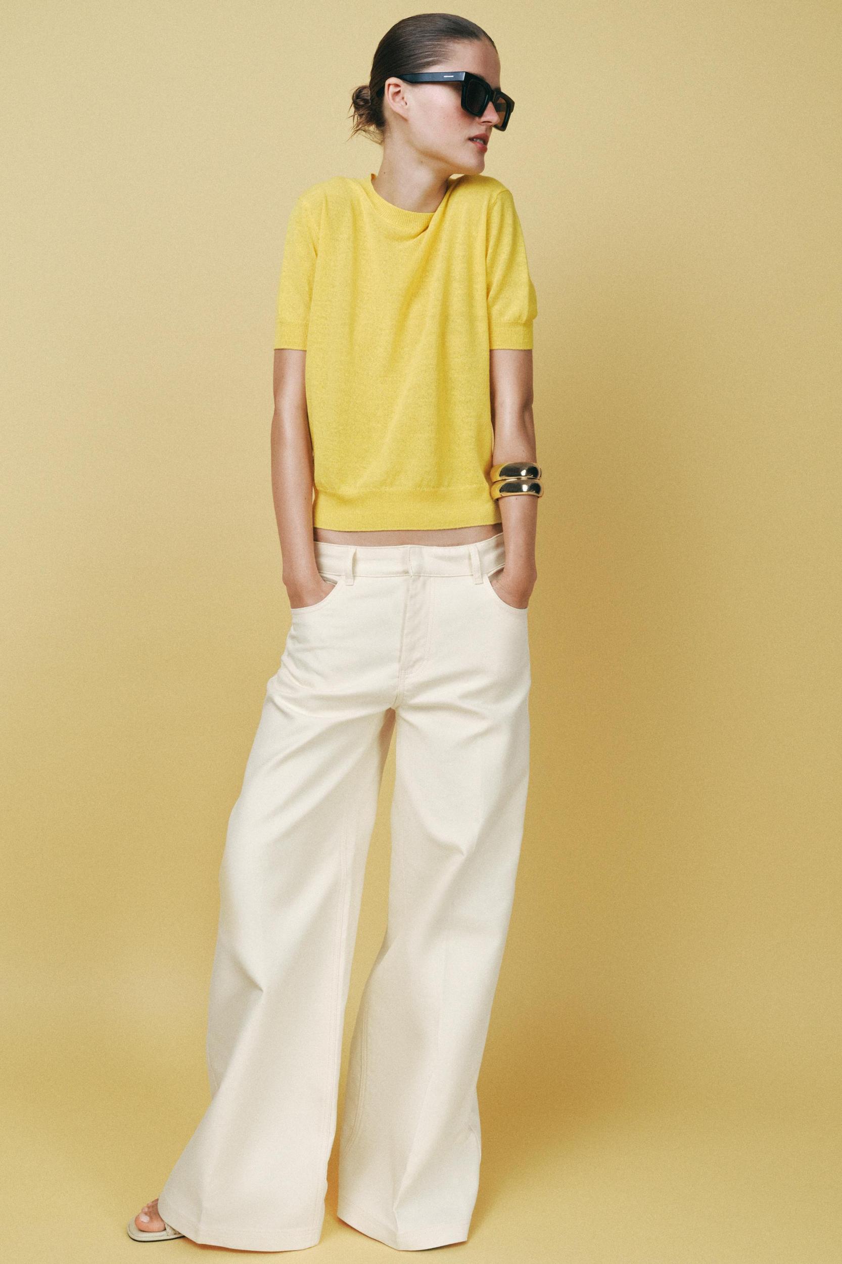 SHORT SLEEVE KNIT TOP WITH LINEN Product Image