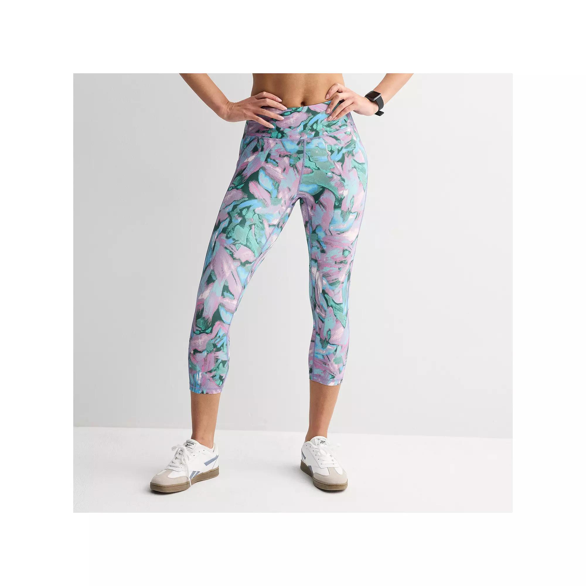 Women's Tek Gear® Ultrastretch Pocket High-Waisted Capri Leggings,  Product Image