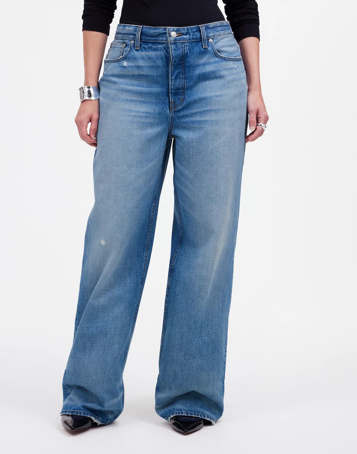 Curvy Low-Slung Baggy Jeans in Hamburg Wash Product Image