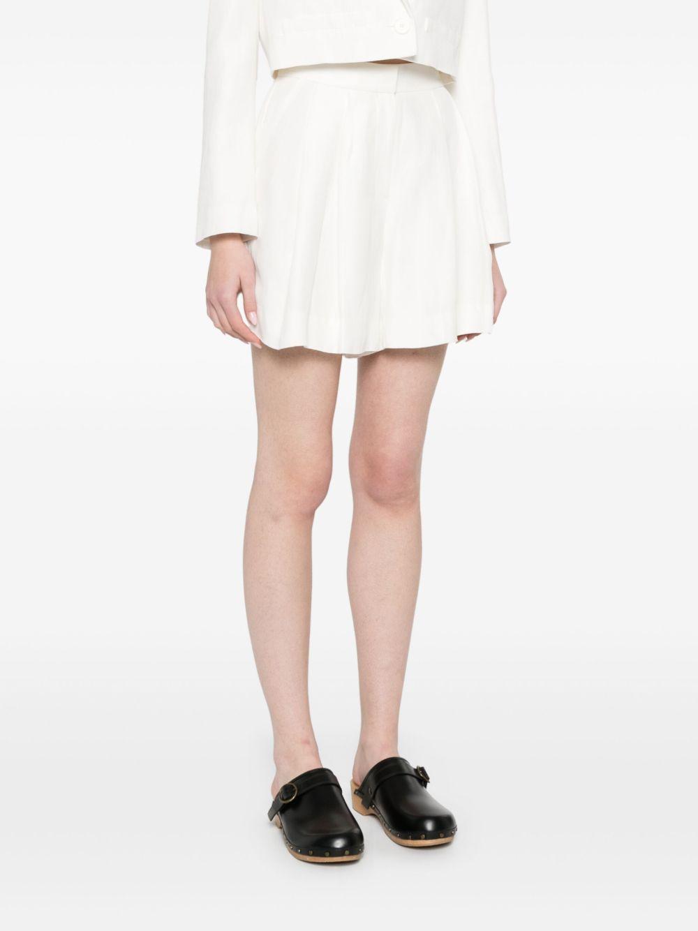 pleated shorts Product Image