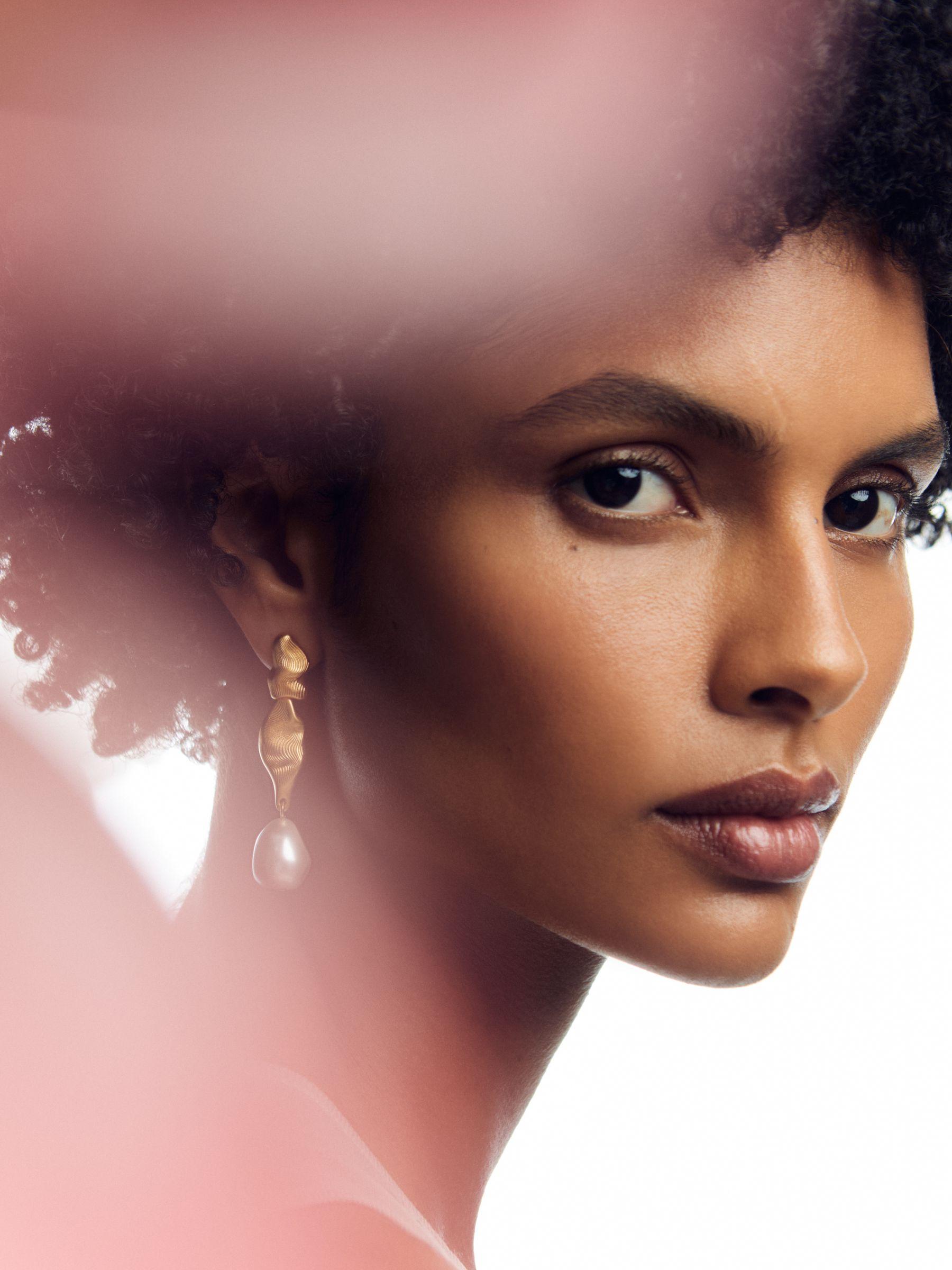 Tone Necklace in Gold Product Image