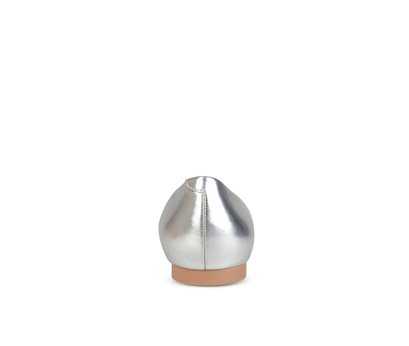 Women's Journee Collection Renzo Flats Product Image