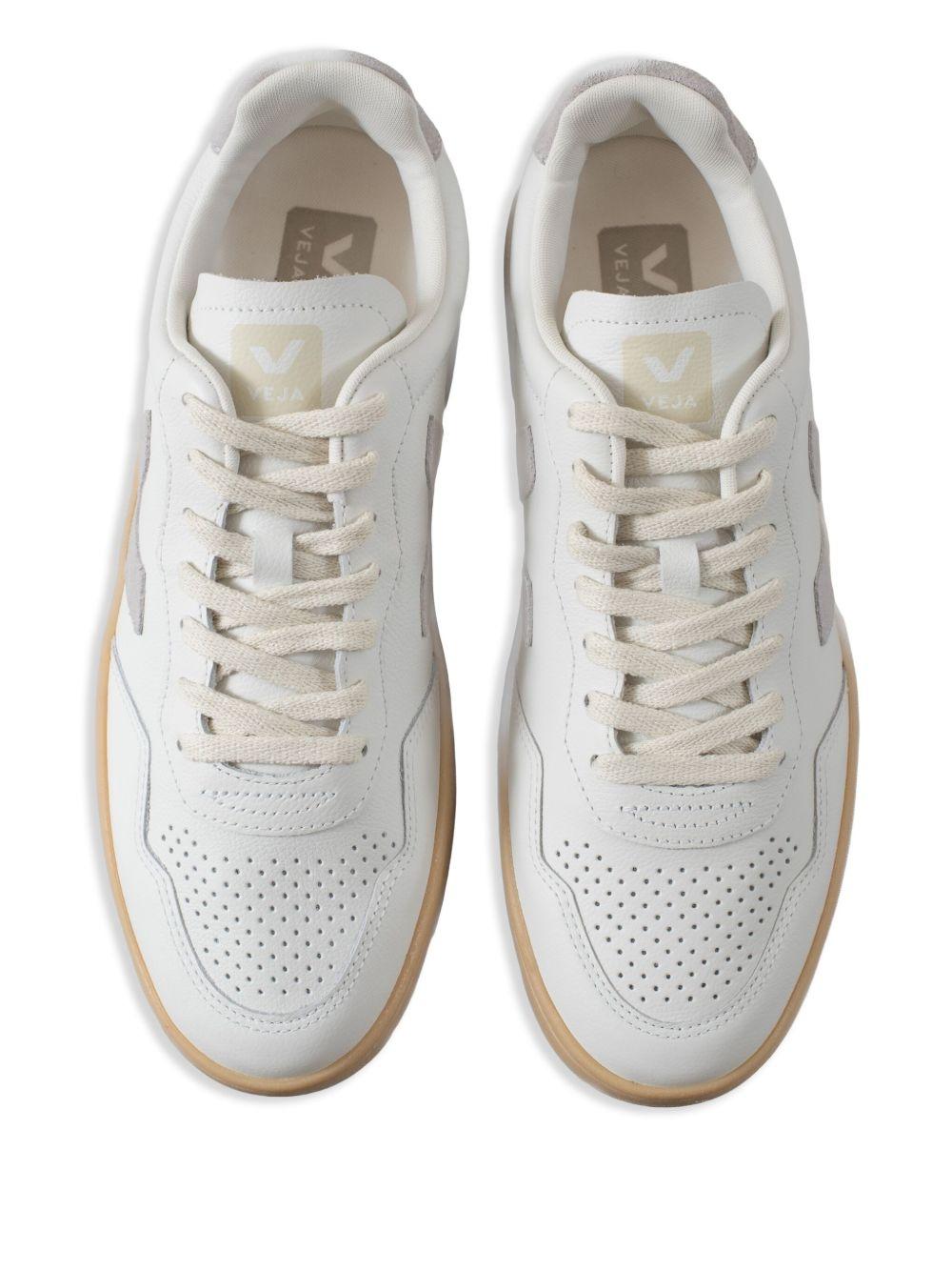 V-90 sneakers Product Image