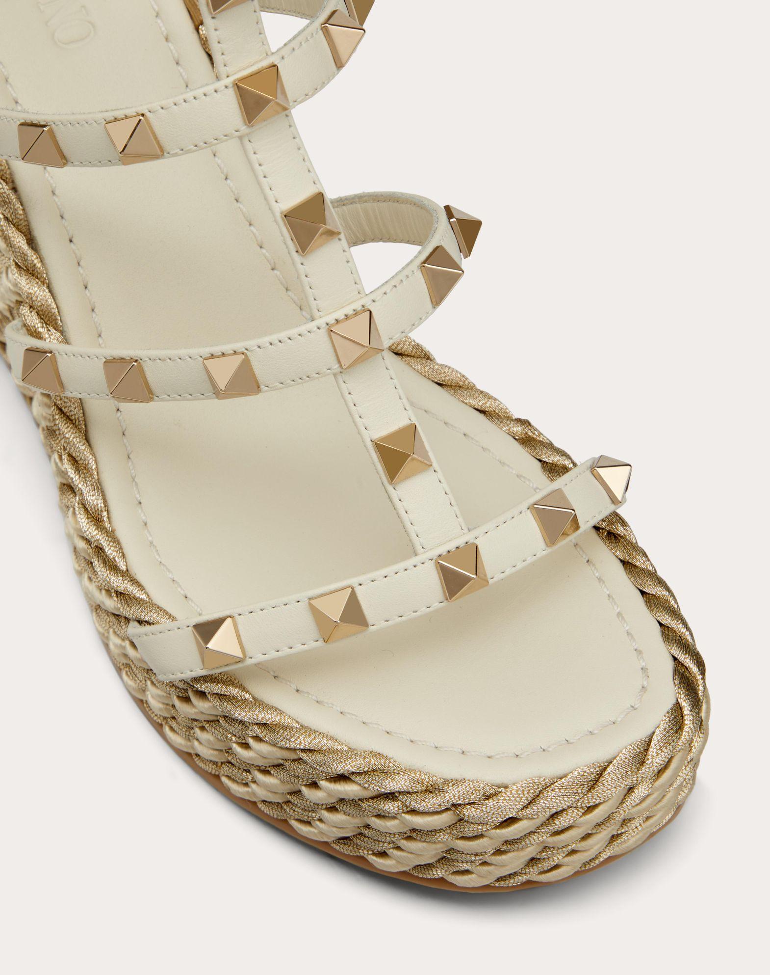 ROCKSTUD CALFSKIN WEDGE SANDAL WITH STRAPS 95 MM  Product Image