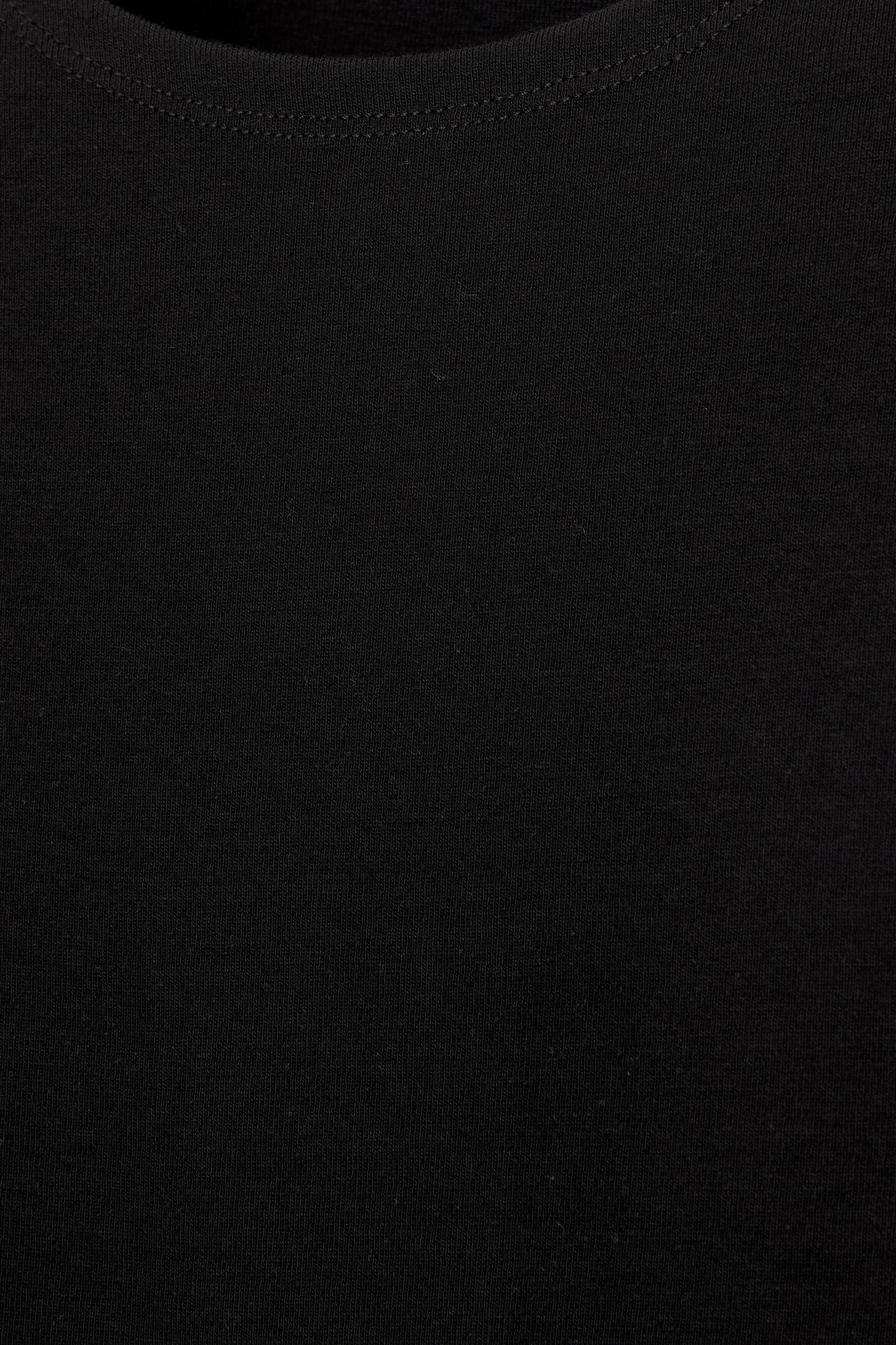 Fitted T-shirt with whole sleeves Product Image