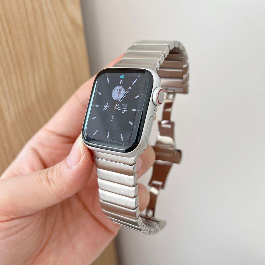 Stainless Steel Apple Watch Band Product Image