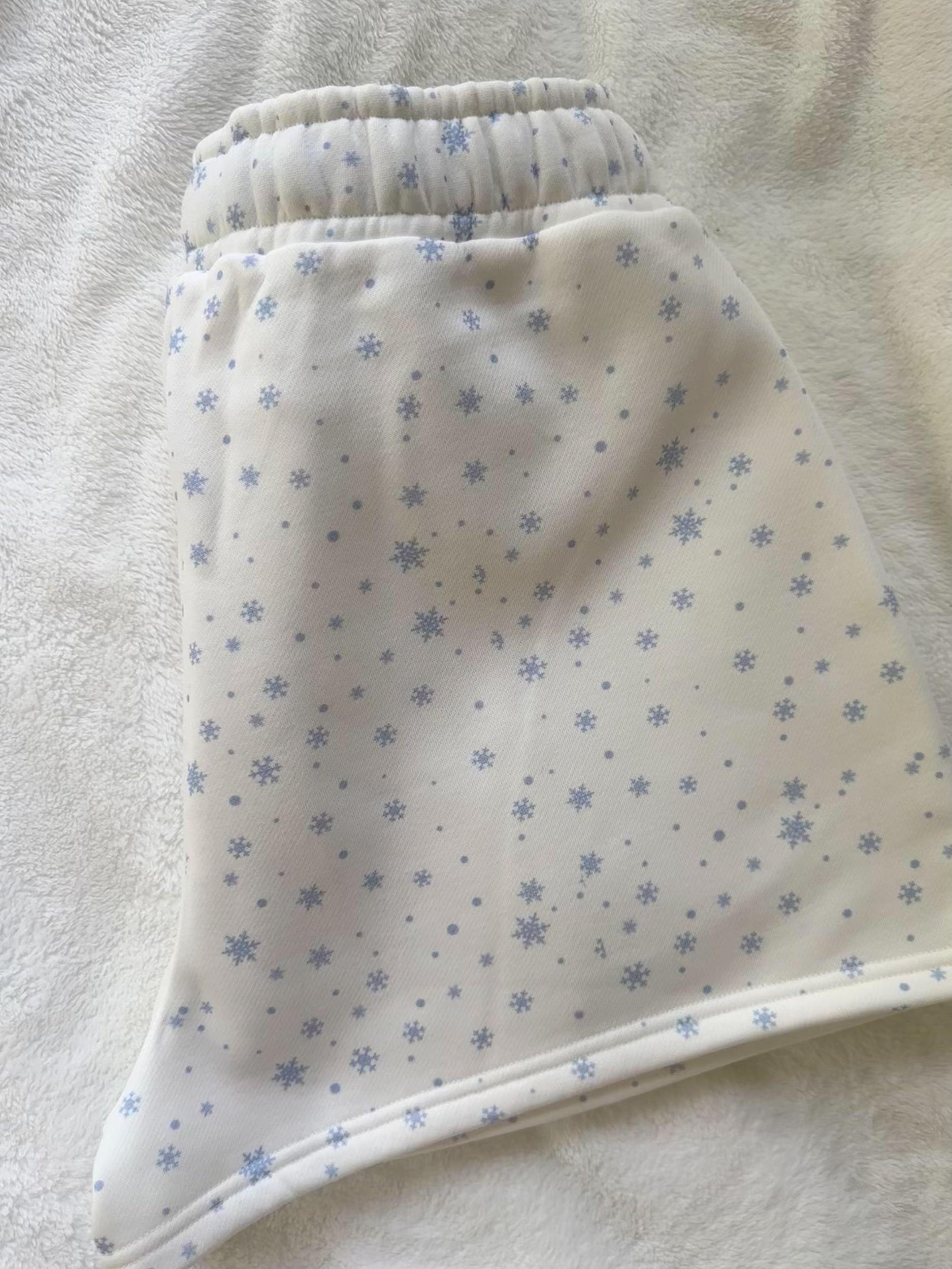 Snowflake Sunkissedcoconut Embroider Shorts Product Image