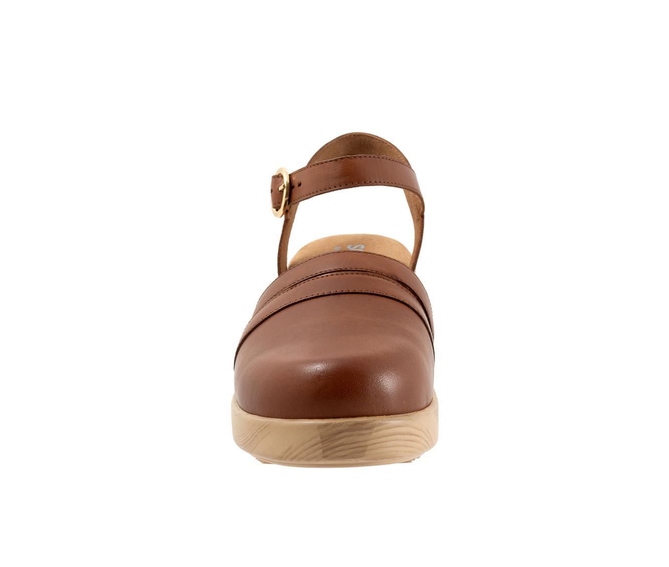 Women's Softwalk Fillmore Clogs Product Image