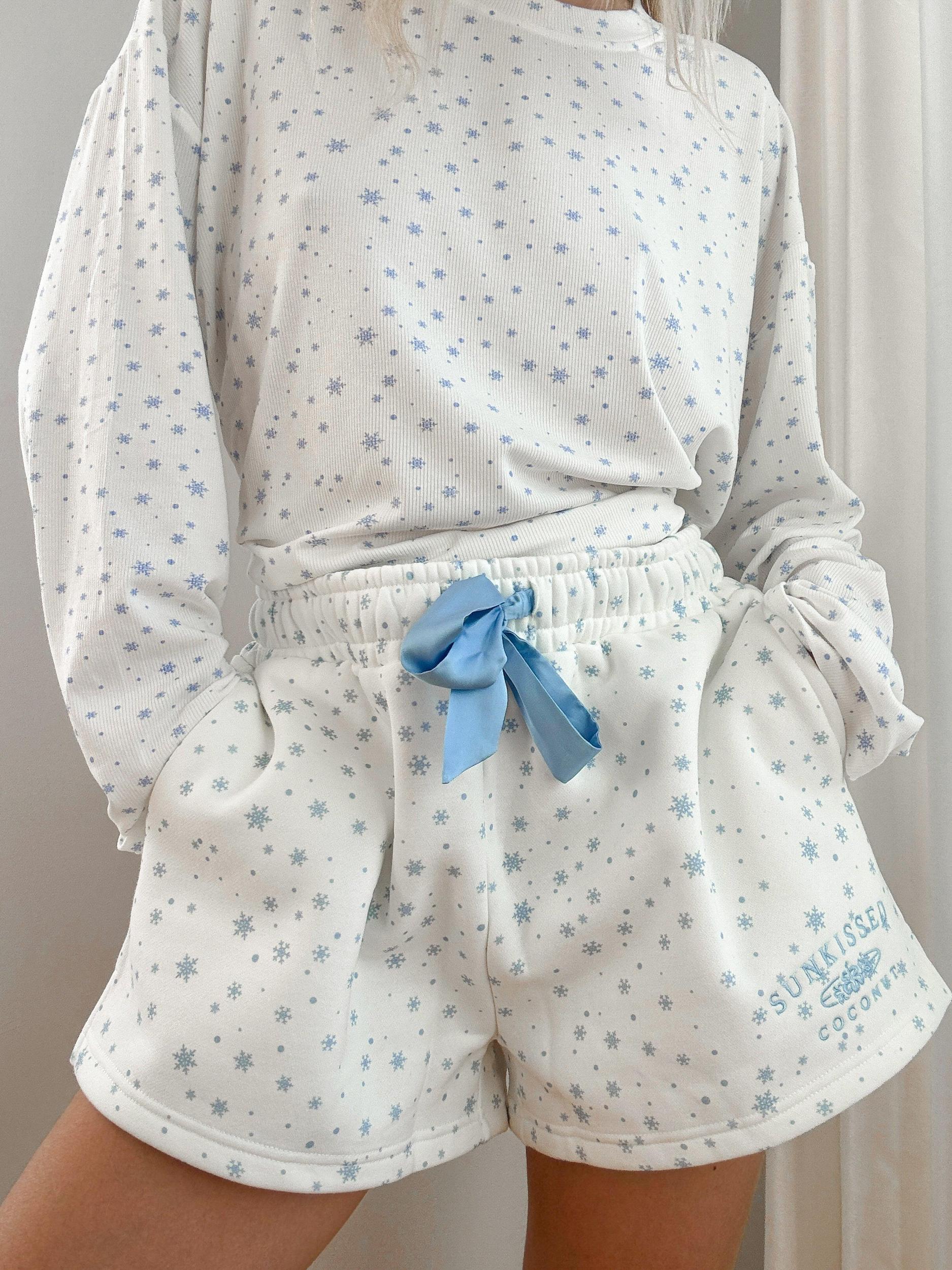 Snowflake Sunkissedcoconut Embroider Shorts Product Image