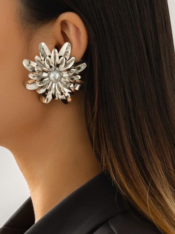 Flower Shape Drop Earrings Product Image