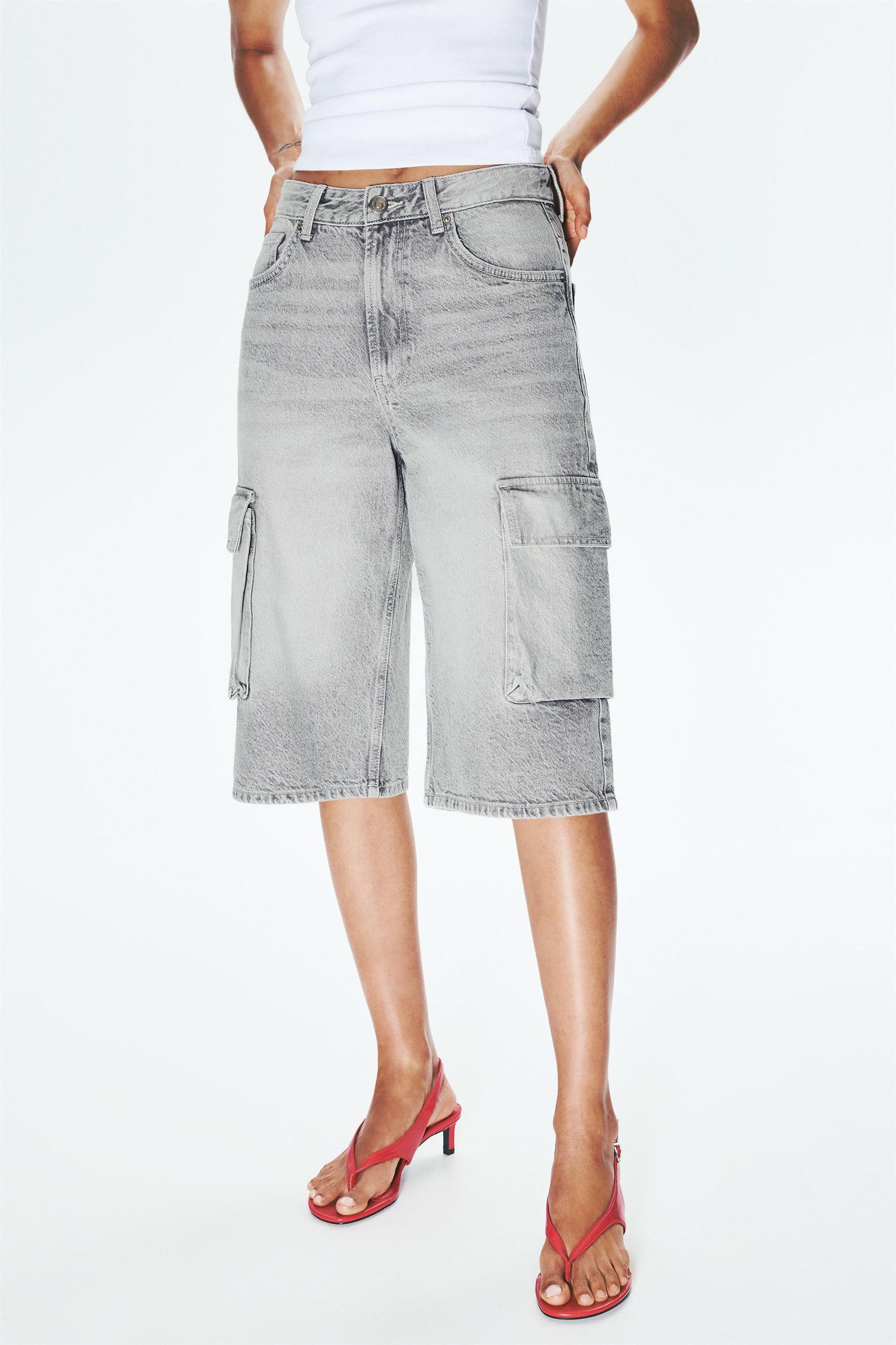 Denim cargo Bermuda shorts Product Image