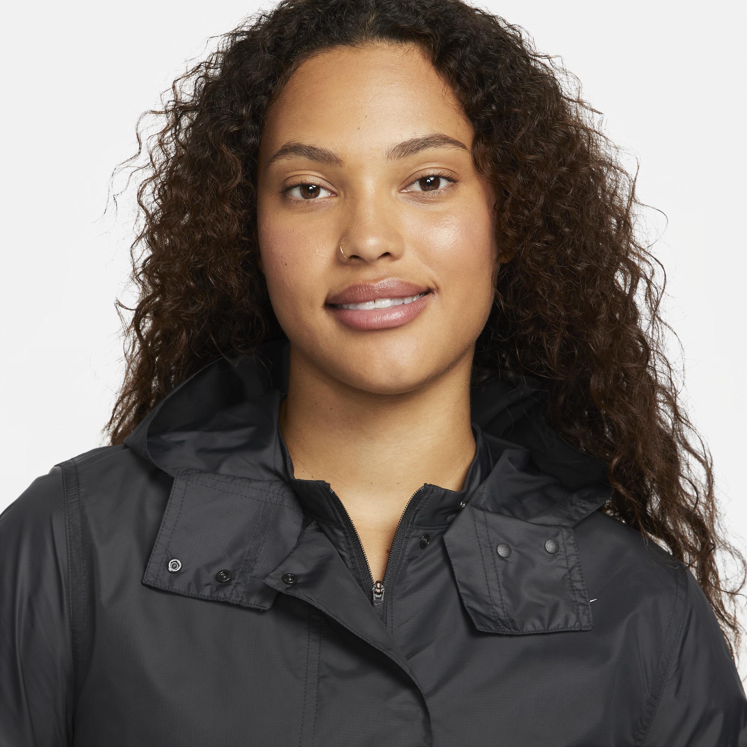 Nike Womens Tour Repel Golf Jacket | DX6084-010 Product Image