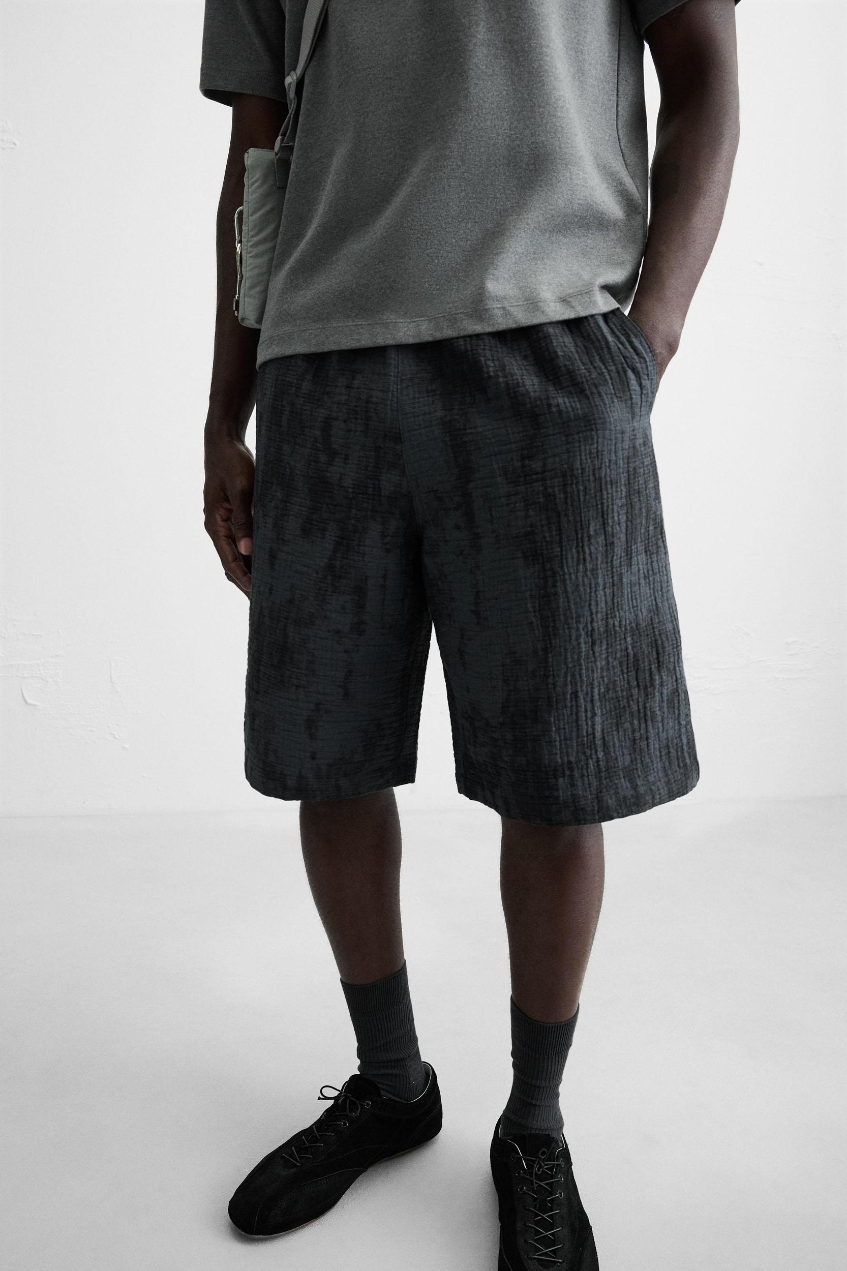 TIE DYE PRINT TEXTURED SHORTS Product Image