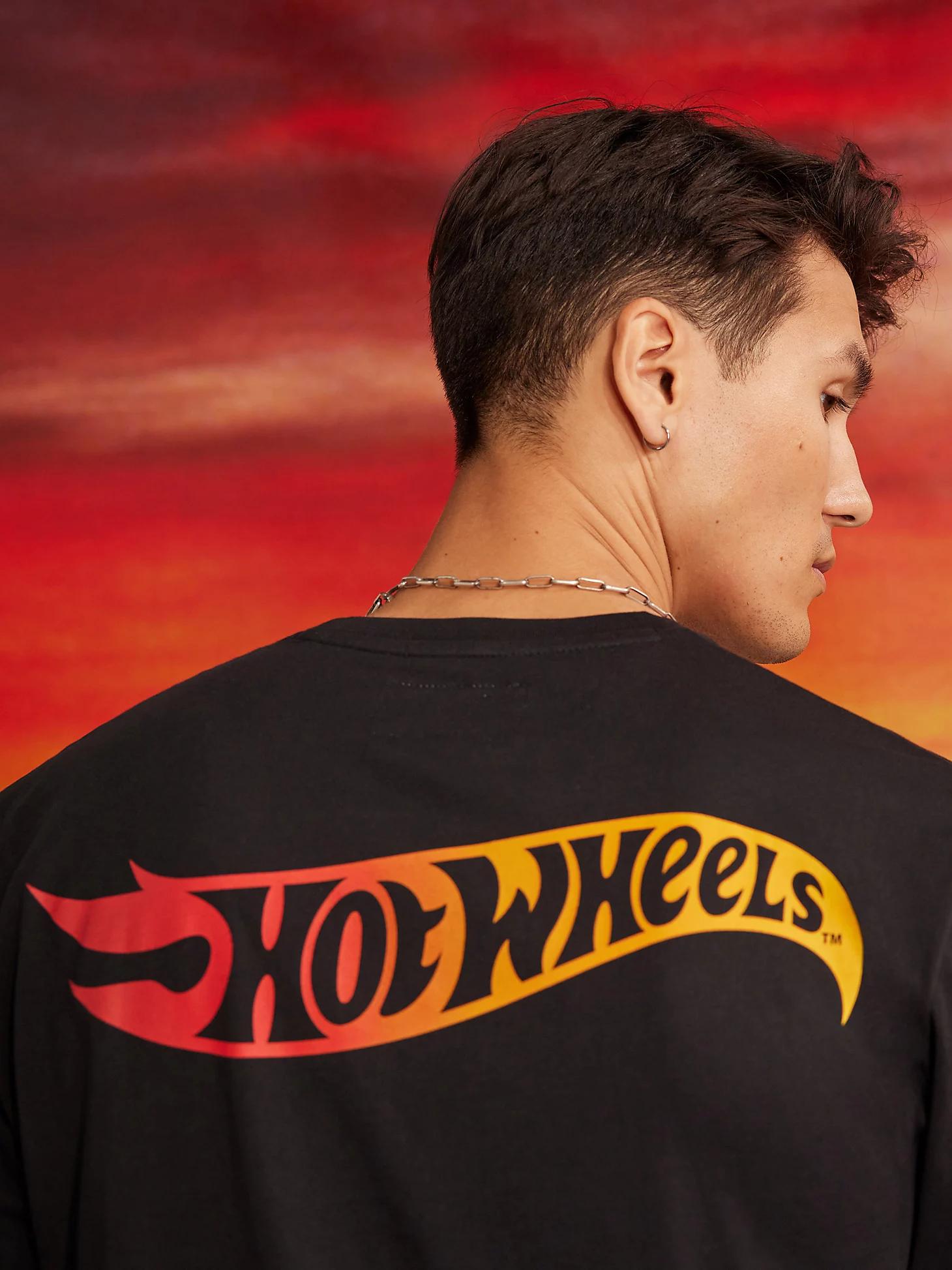 Wrangler® x Hot Wheels™ Men's Flaming Bronco T-Shirt Beauty Product Image