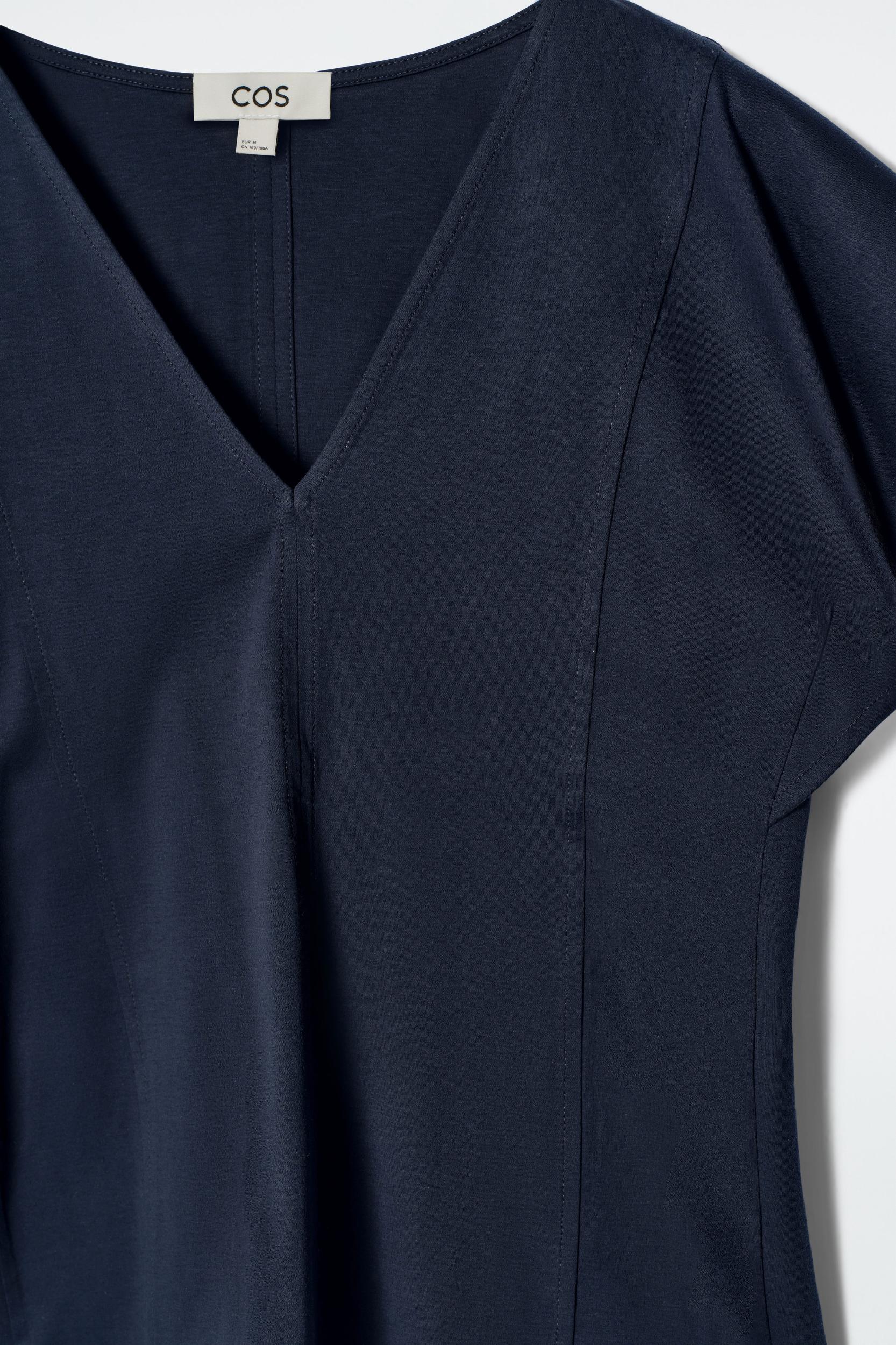 PETAL-SLEEVE COTTON TOP Product Image