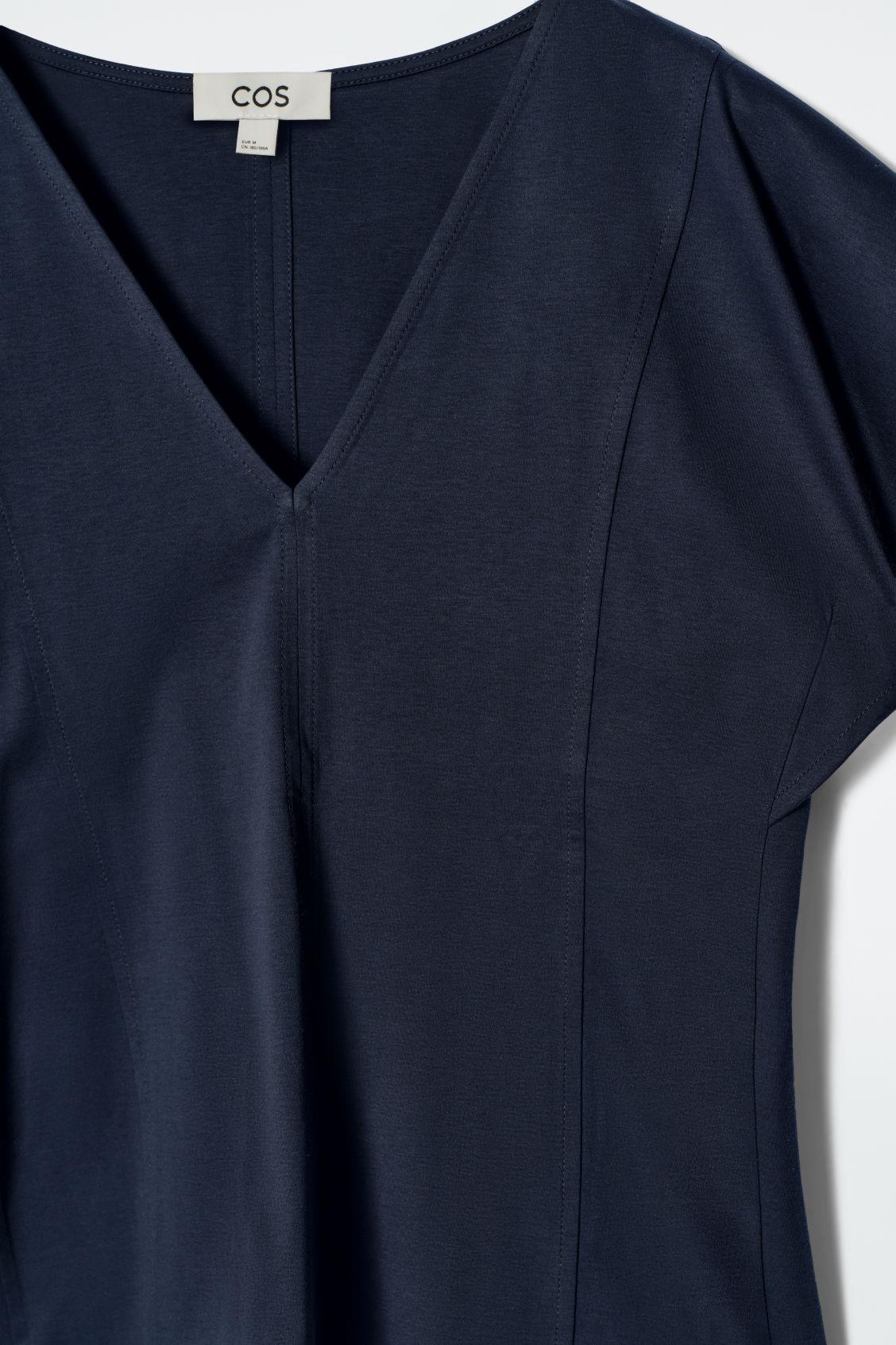 PETAL-SLEEVE COTTON TOP Product Image