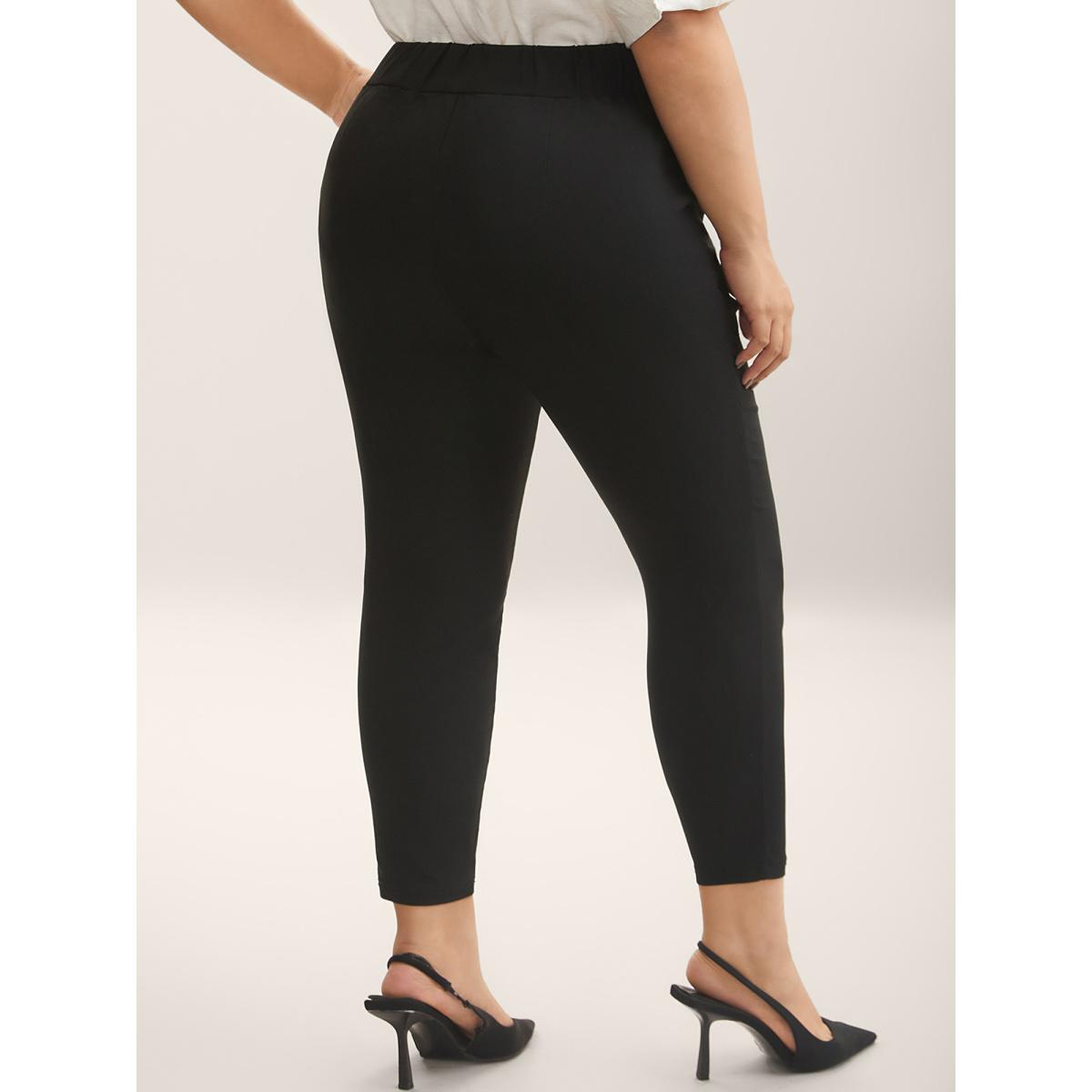 Plus Size Pull-On Skinny-Fit Pockets Pants Women Black At the Office Skinny Mid Rise Work Pants BloomChic 26/4X Product Image