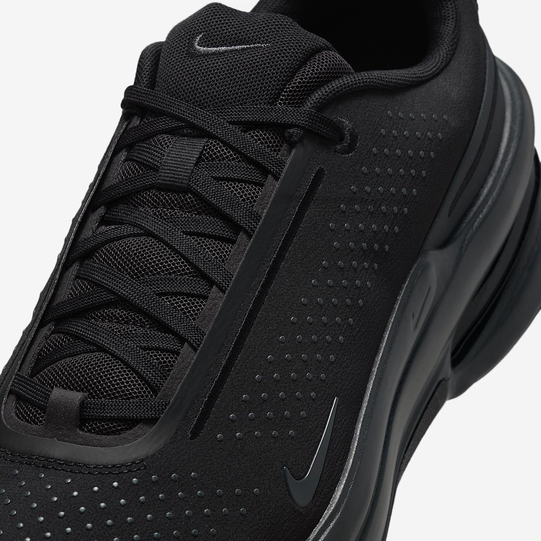 Nike Mens Air Zoom Upturn SC Shoes | IB2746-002 Product Image