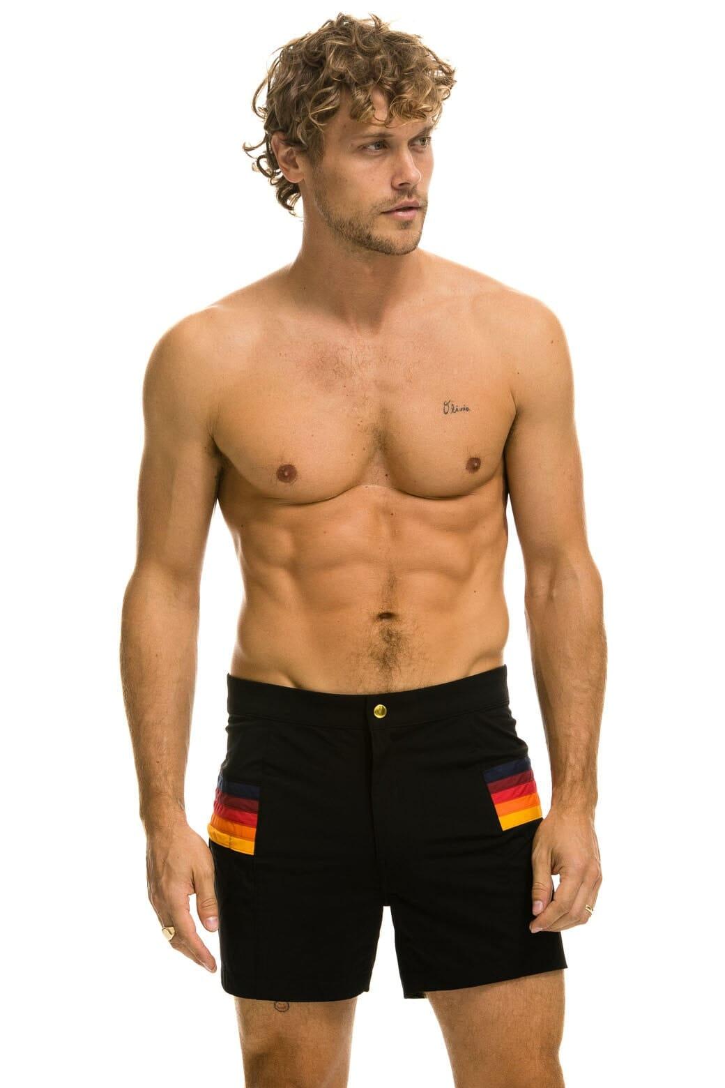 MEN'S HORIZONTAL 5 STRIPE FLEX SHORTS - BLACK Male Product Image