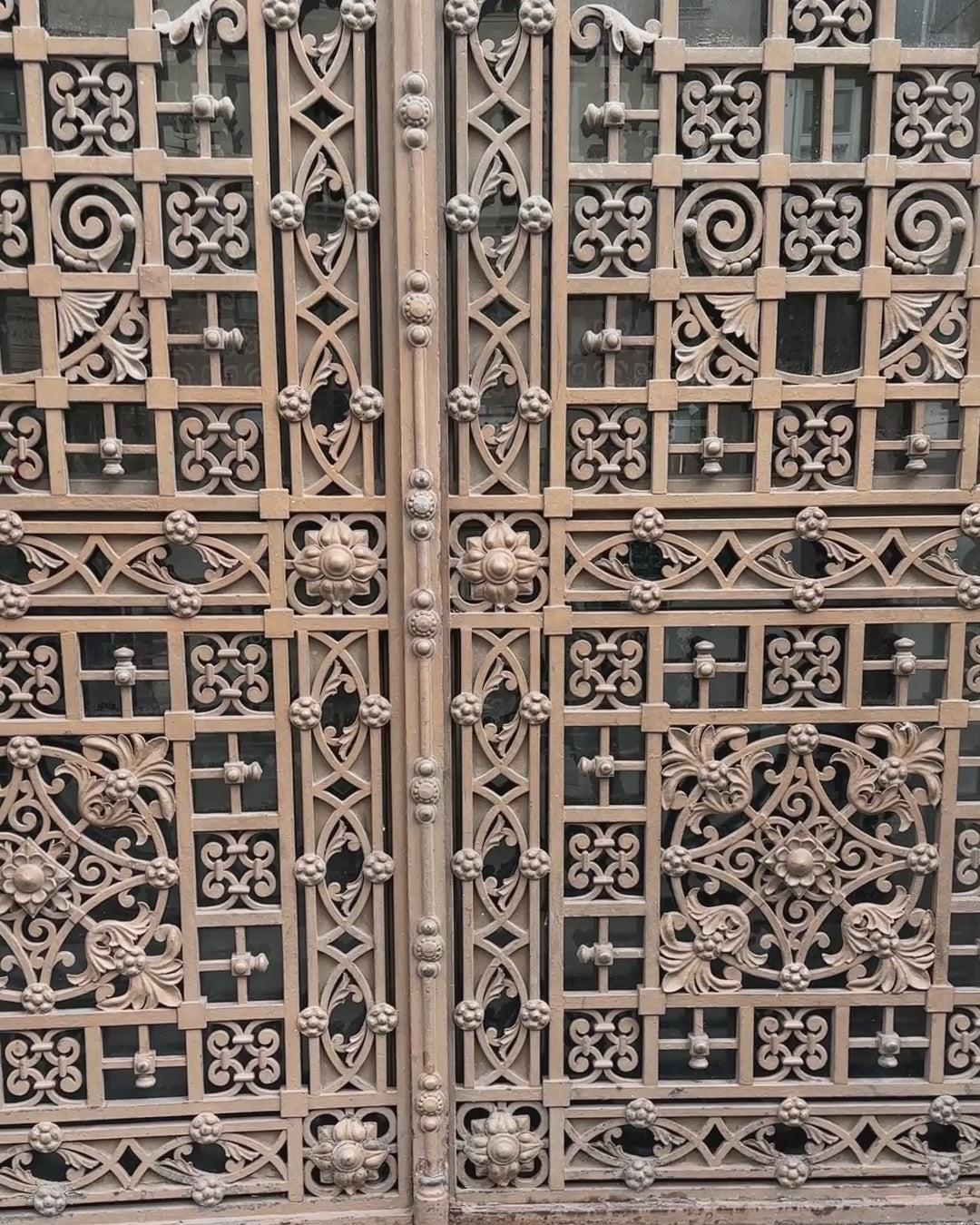 Luna Pleated Short In Linen Product Image