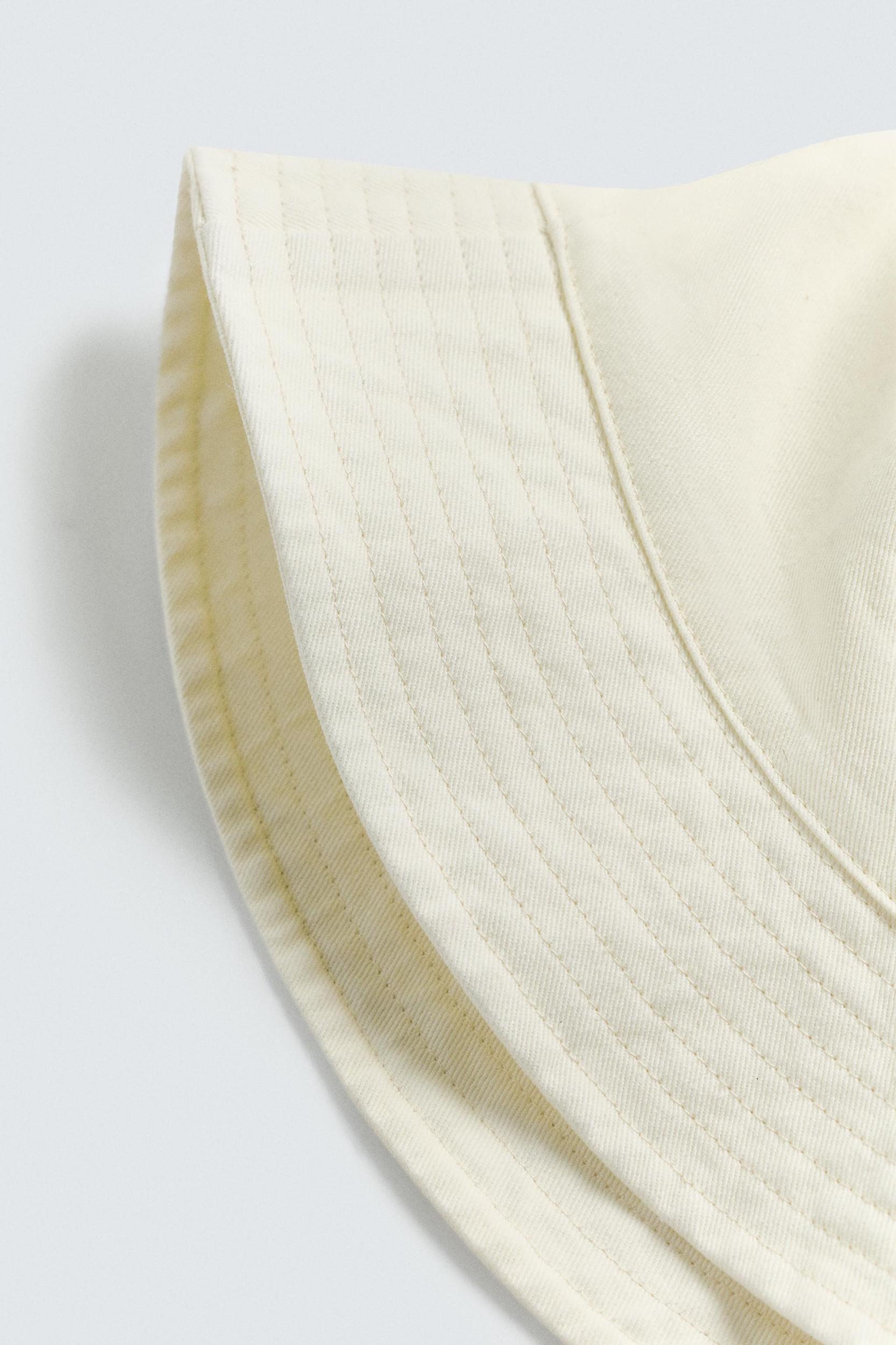 CONTRAST EMBROIDERY BUCKET HAT Product Image