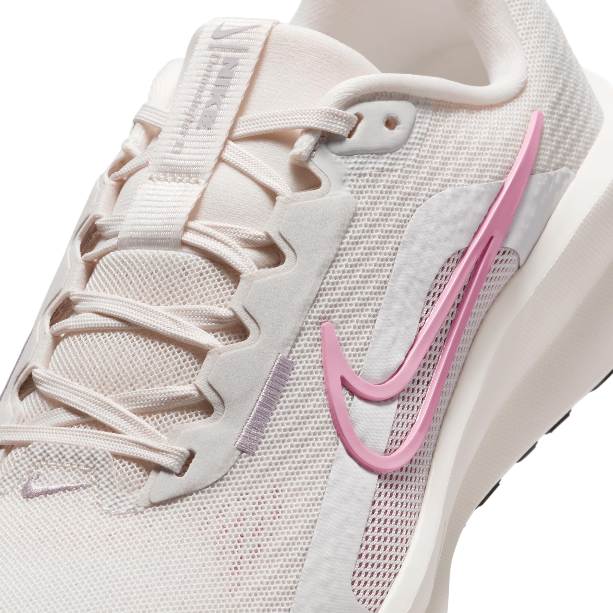 Nike Downshifter 13 Women's Road Running Shoes (Extra Wide) Product Image