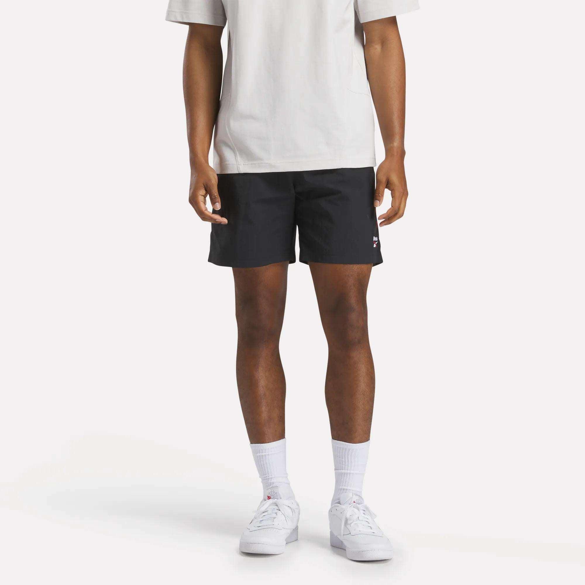 Men's Crosscheck Woven Shorts 7" Male Product Image