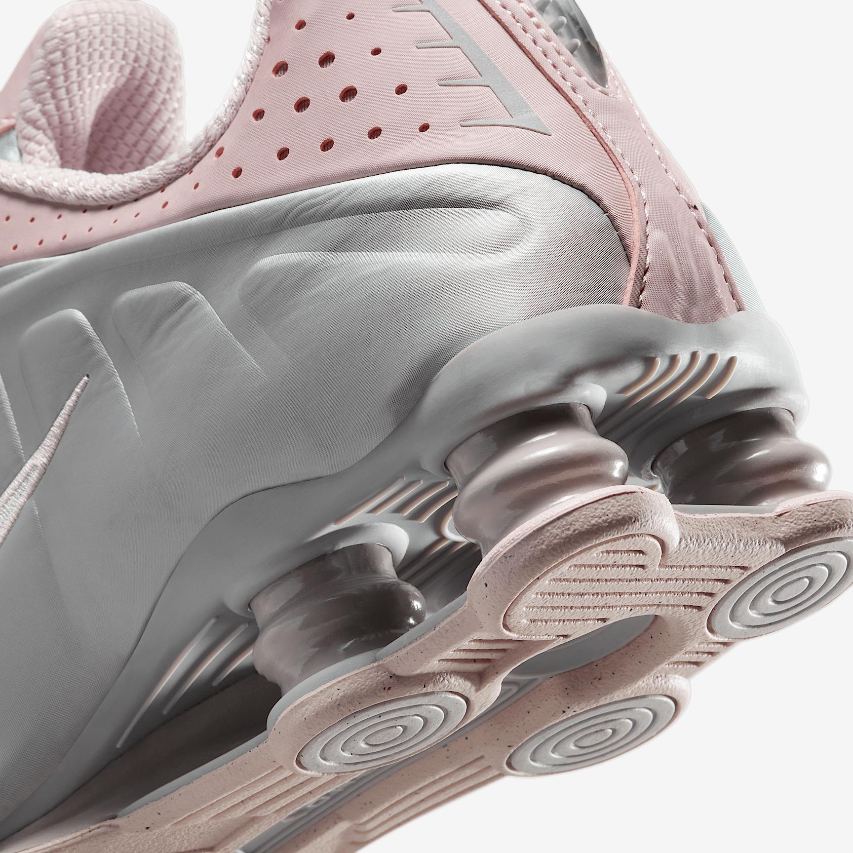 Nike Shox R4 Women's Shoes Product Image