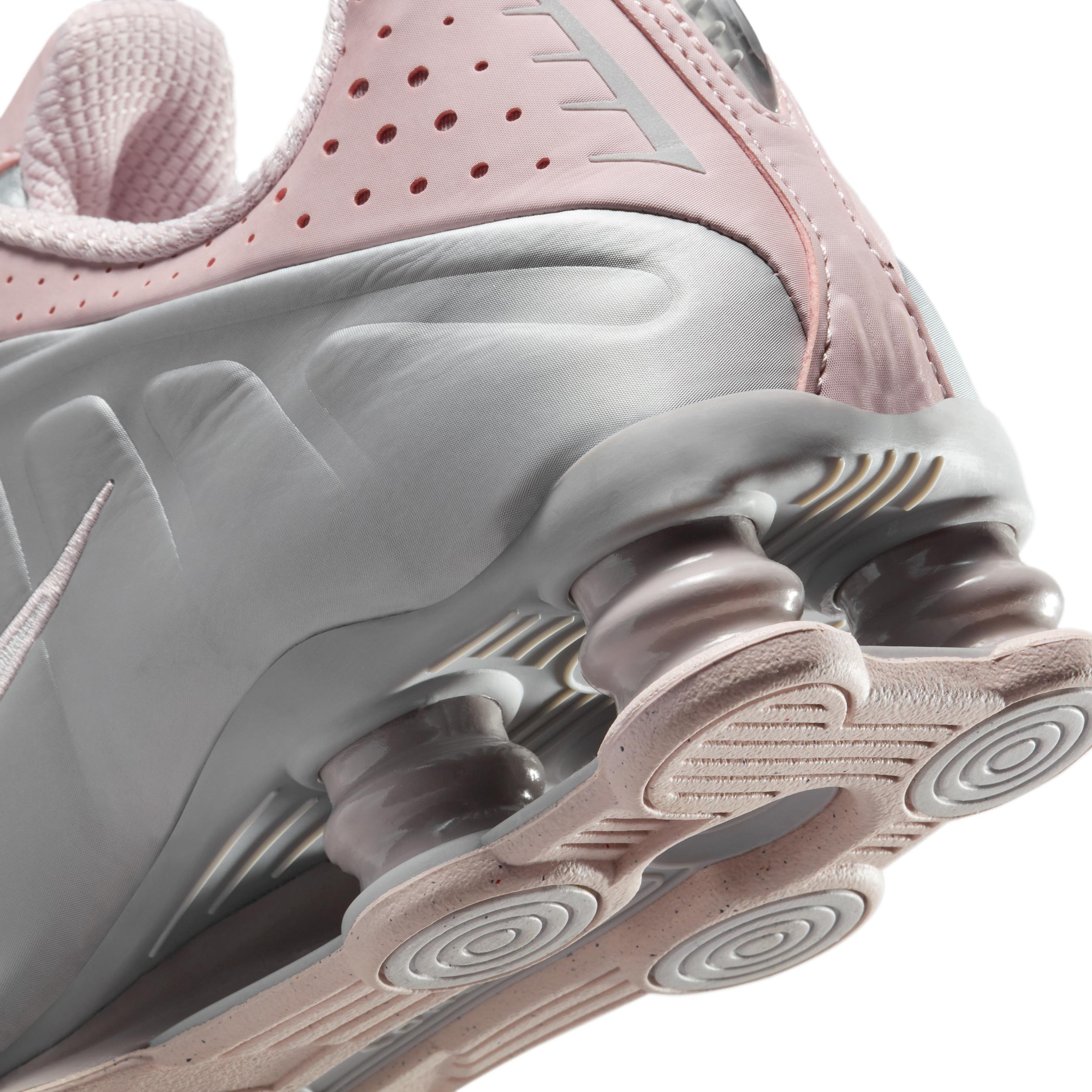 Nike Womens Shox R4 Shoes | AR3565-007 Product Image