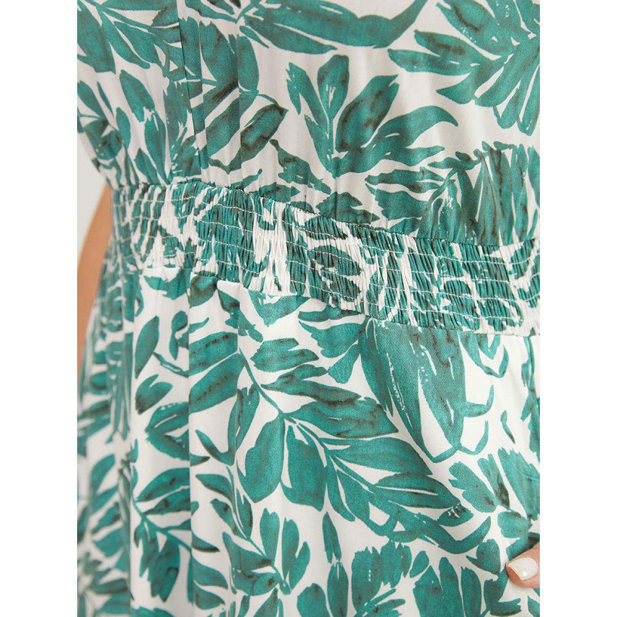 Plus Size Plant Print Pocket Shirred Ruched Sleeve High Low Dress Emerald Women Elegant Ruched V-neck Short sleeve Curvy Midi Dress BloomChic 12/L Product Image