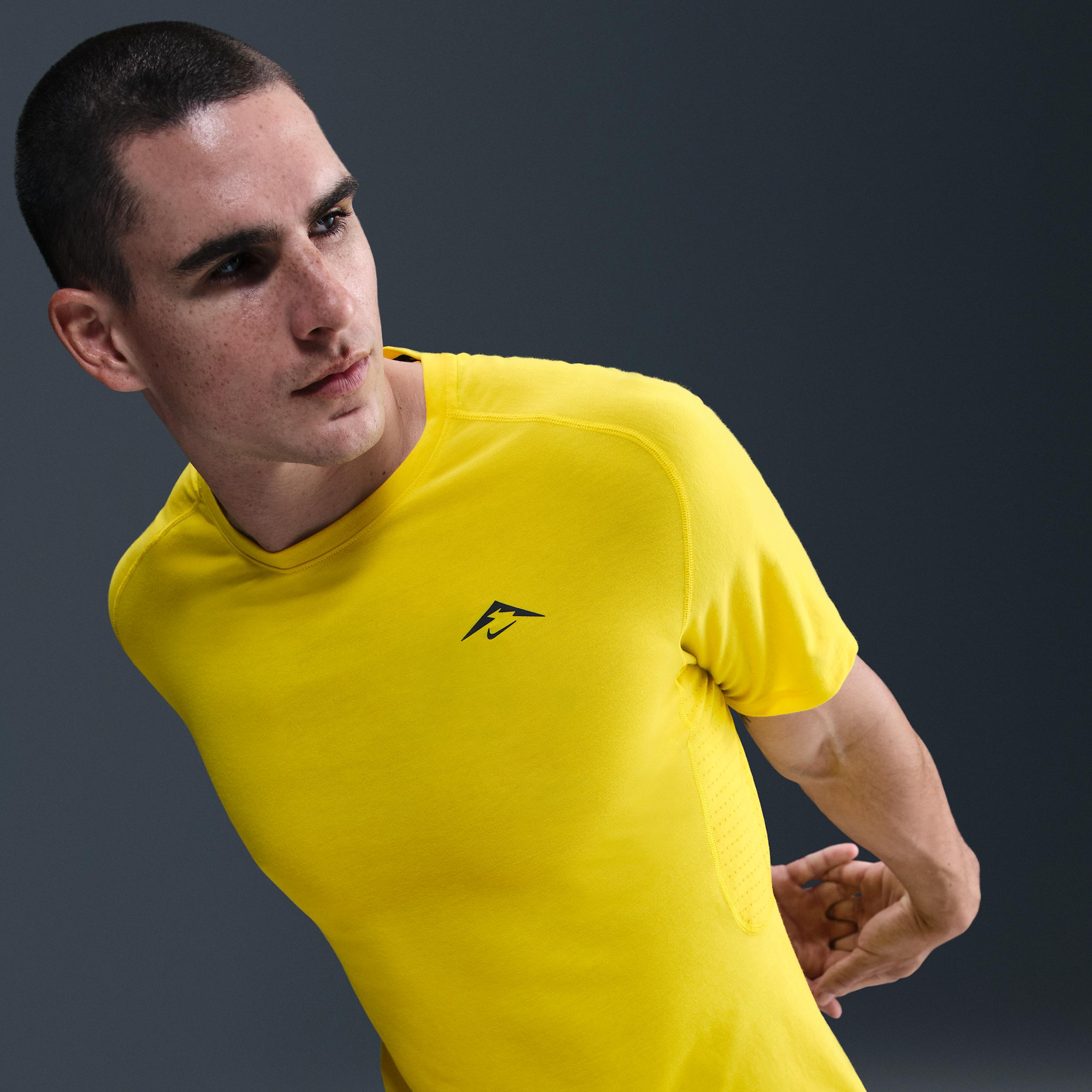 Nike Men's Solar Chase Dri-FIT ADV Short-Sleeve Running Top Product Image