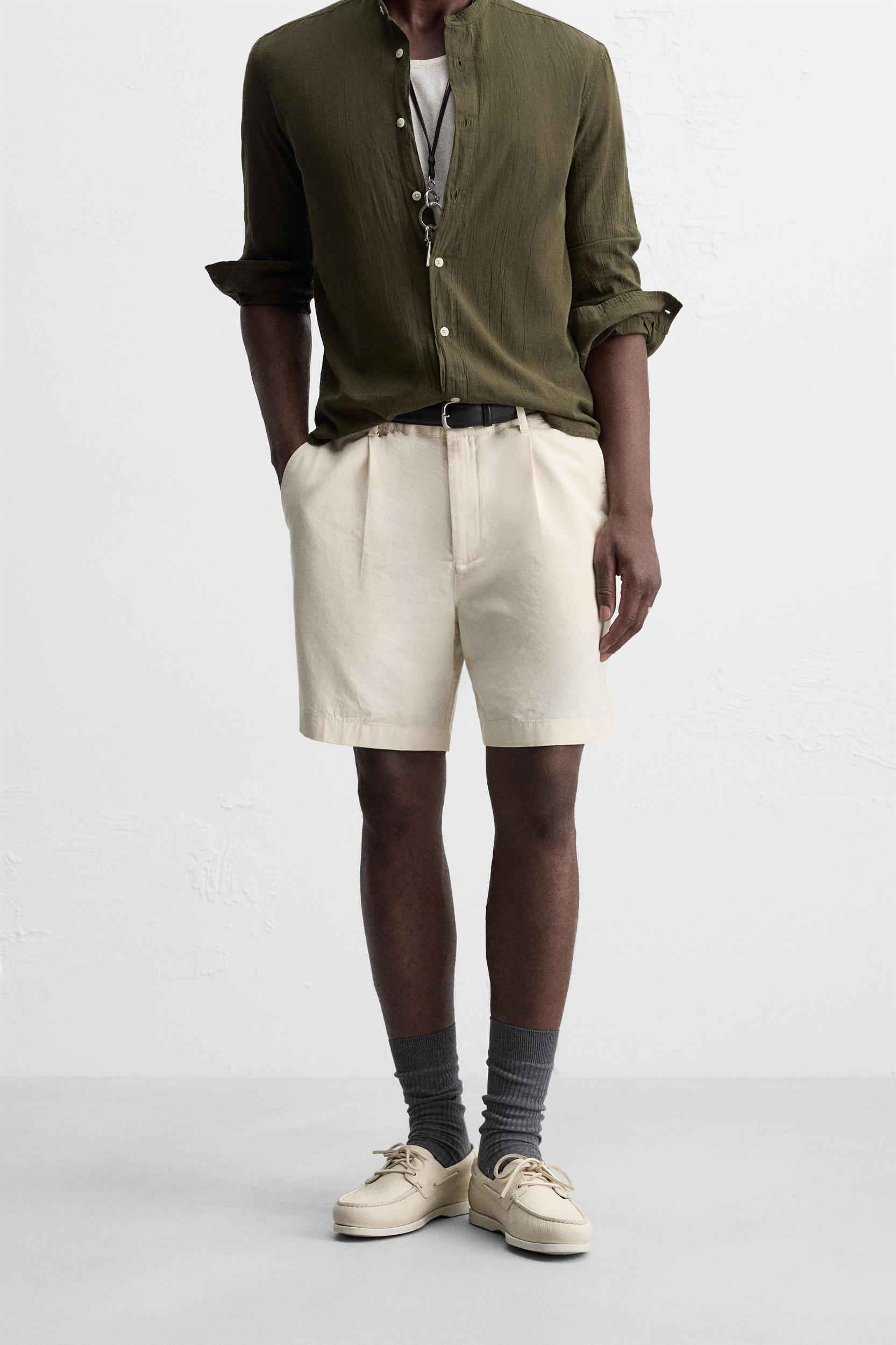 PLEATED REGULAR FIT BERMUDA SHORTS Product Image