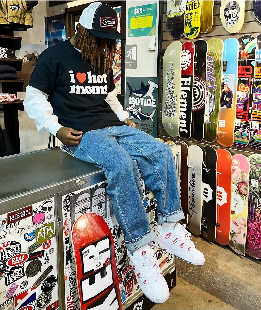 Danny Duncan I Heart Hot Moms Black T-Shirt Product Image