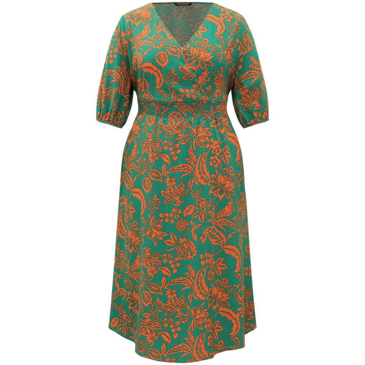 Plus Size Plants Print Overlap Collar Shirred Dress Green Women Vacation Elastic cuffs V-neck Half Sleeve Curvy Midi Dress BloomChic 12/L Product Image