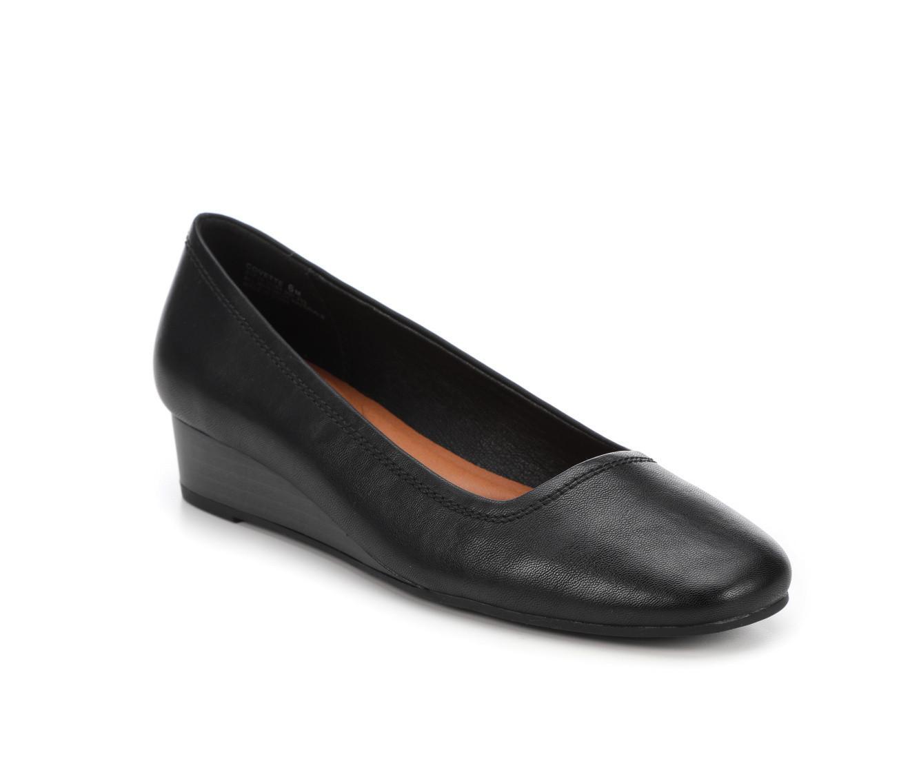 Women's Baretraps Covette Casual Flats Product Image