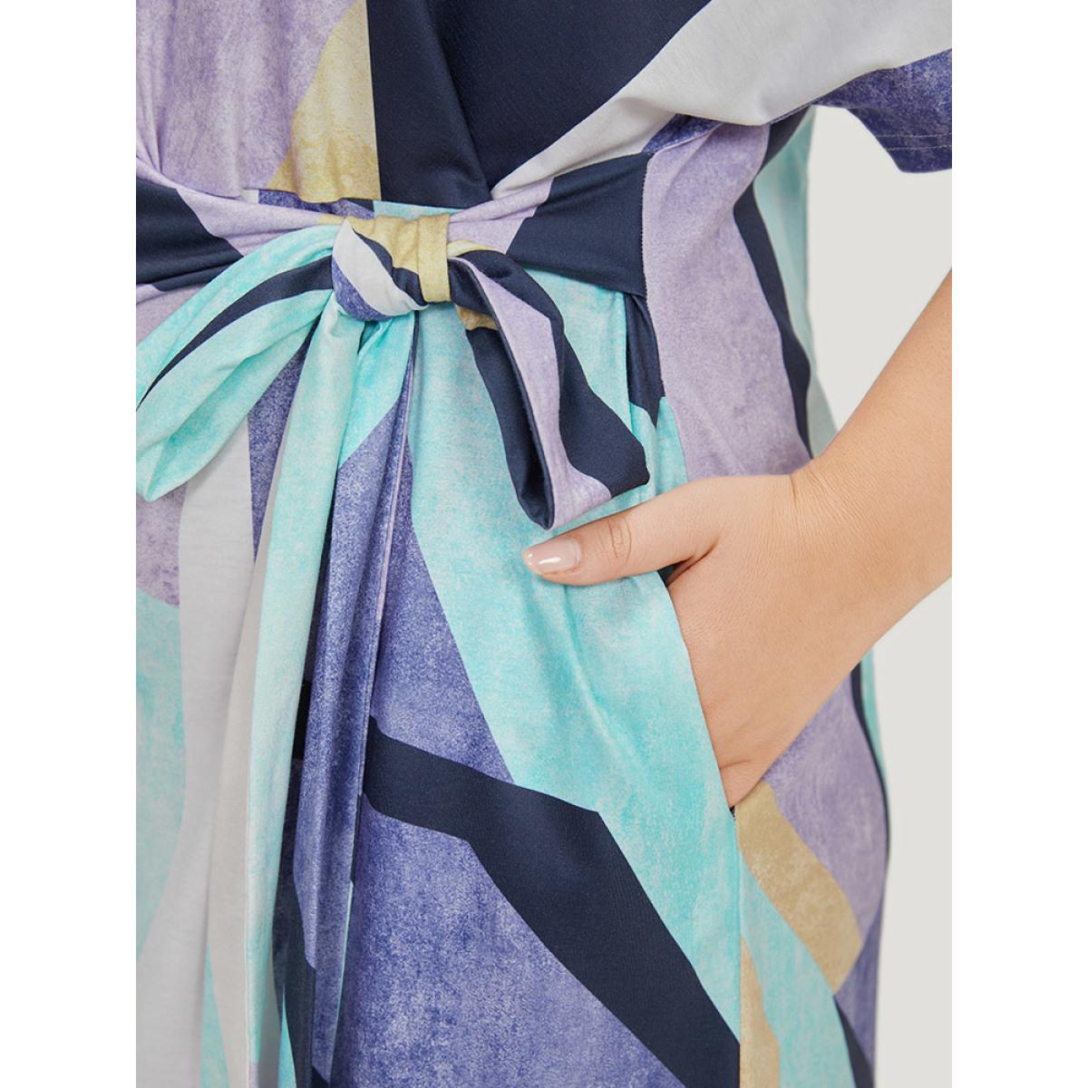 Plus Size Geometric Print Pocket Bowknot Contrast Dress Multicolor Women Casual Contrast Round Neck Short sleeve Curvy Knee Dress BloomChic 28/5X Product Image