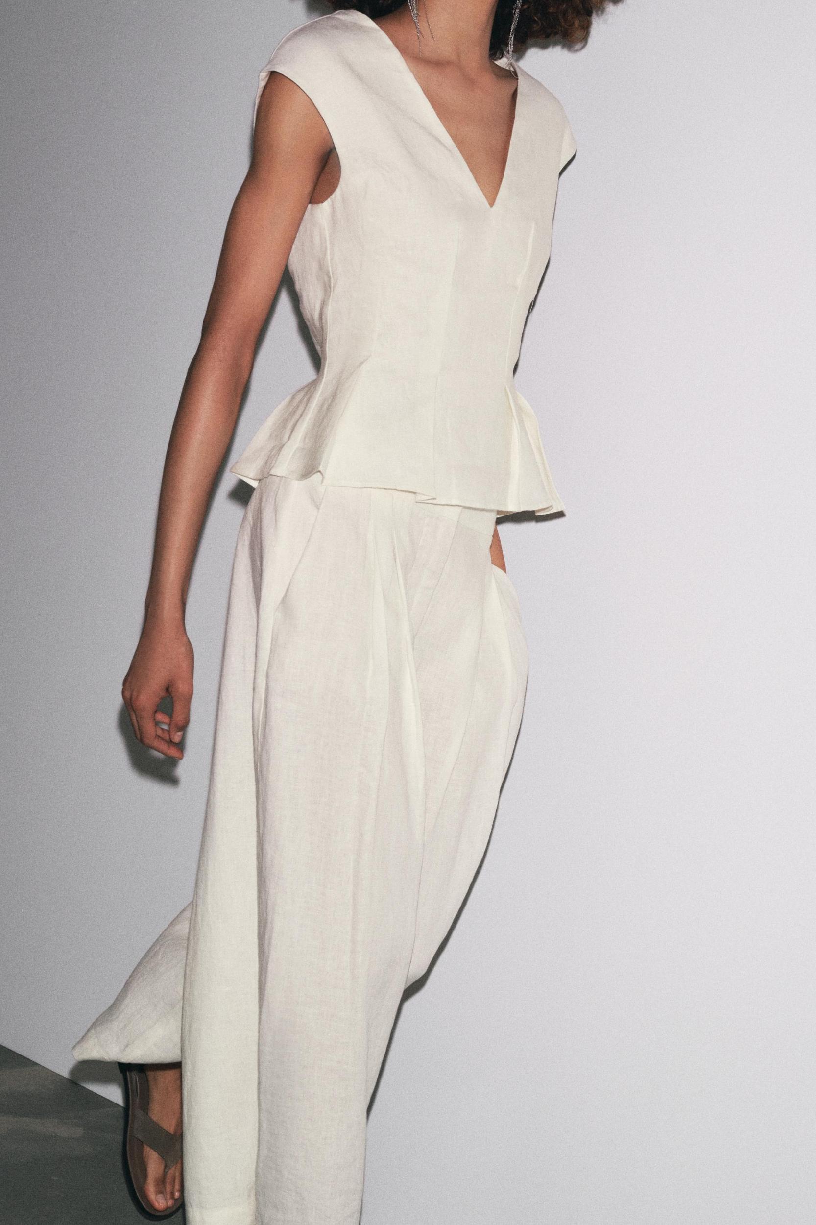 100% LINEN PLEATED TOP ZW COLLECTION Product Image