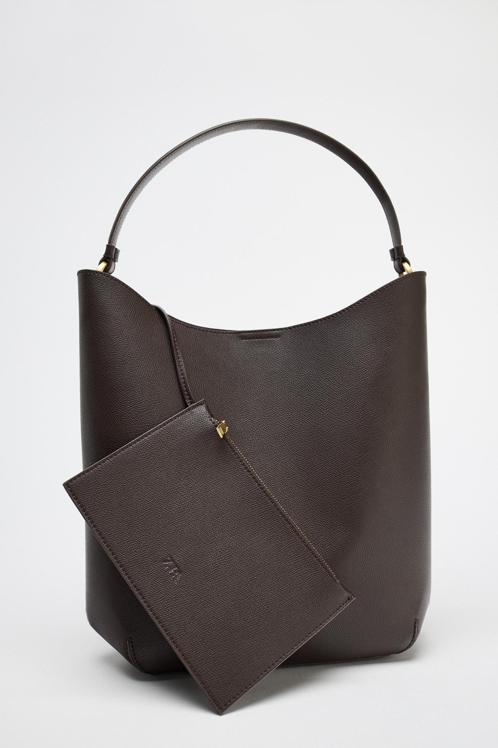 DETAIL SHOULDER BAG Product Image