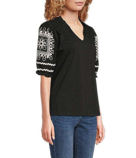 Calessa Petite Size Embroidered Split V-Neck Short Balloon Sleeve Blouse Product Image