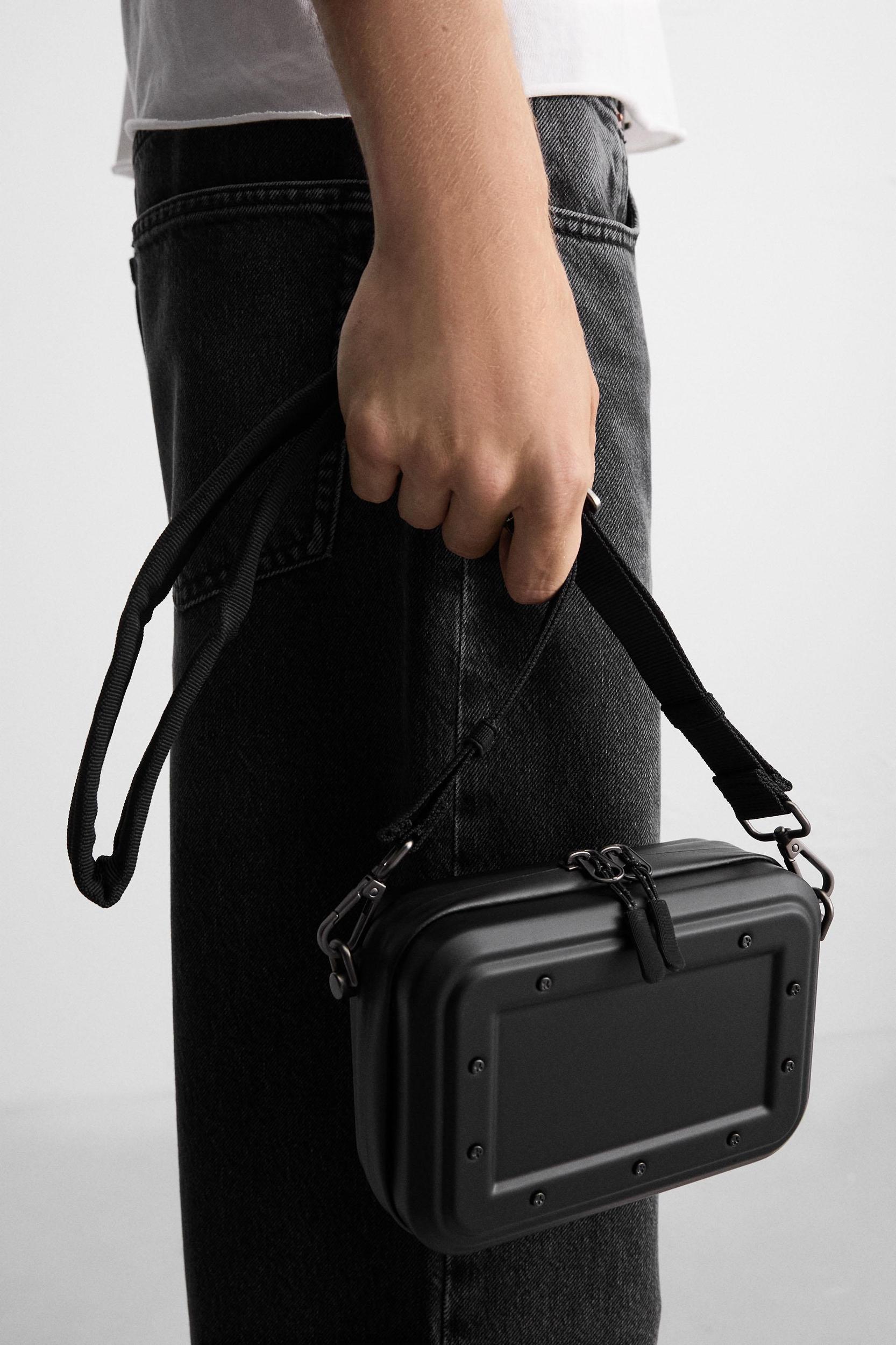 BOX CROSSBODY BAG Product Image