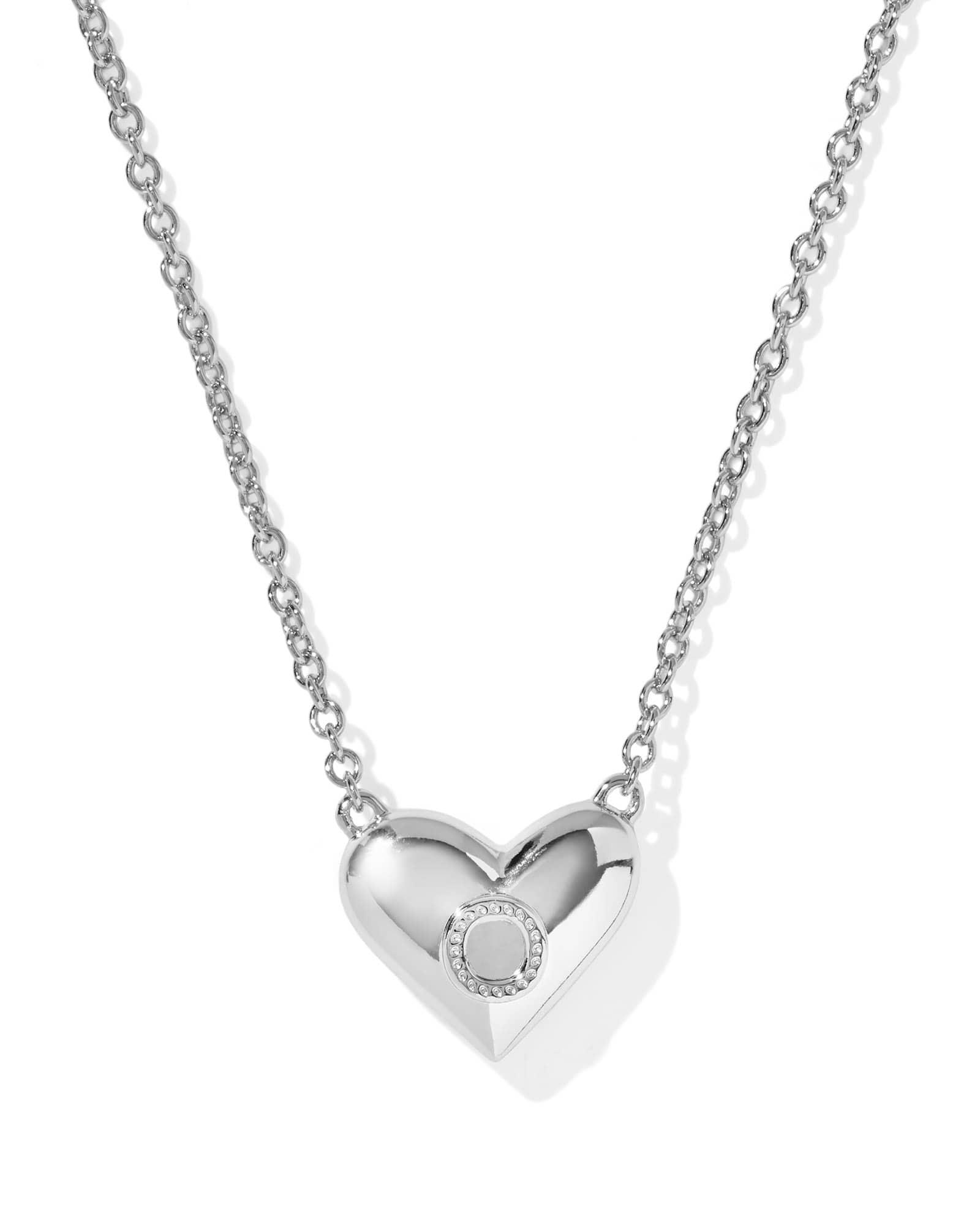 Ari Heart Letter O Silver Short Pendant Necklace Product Image