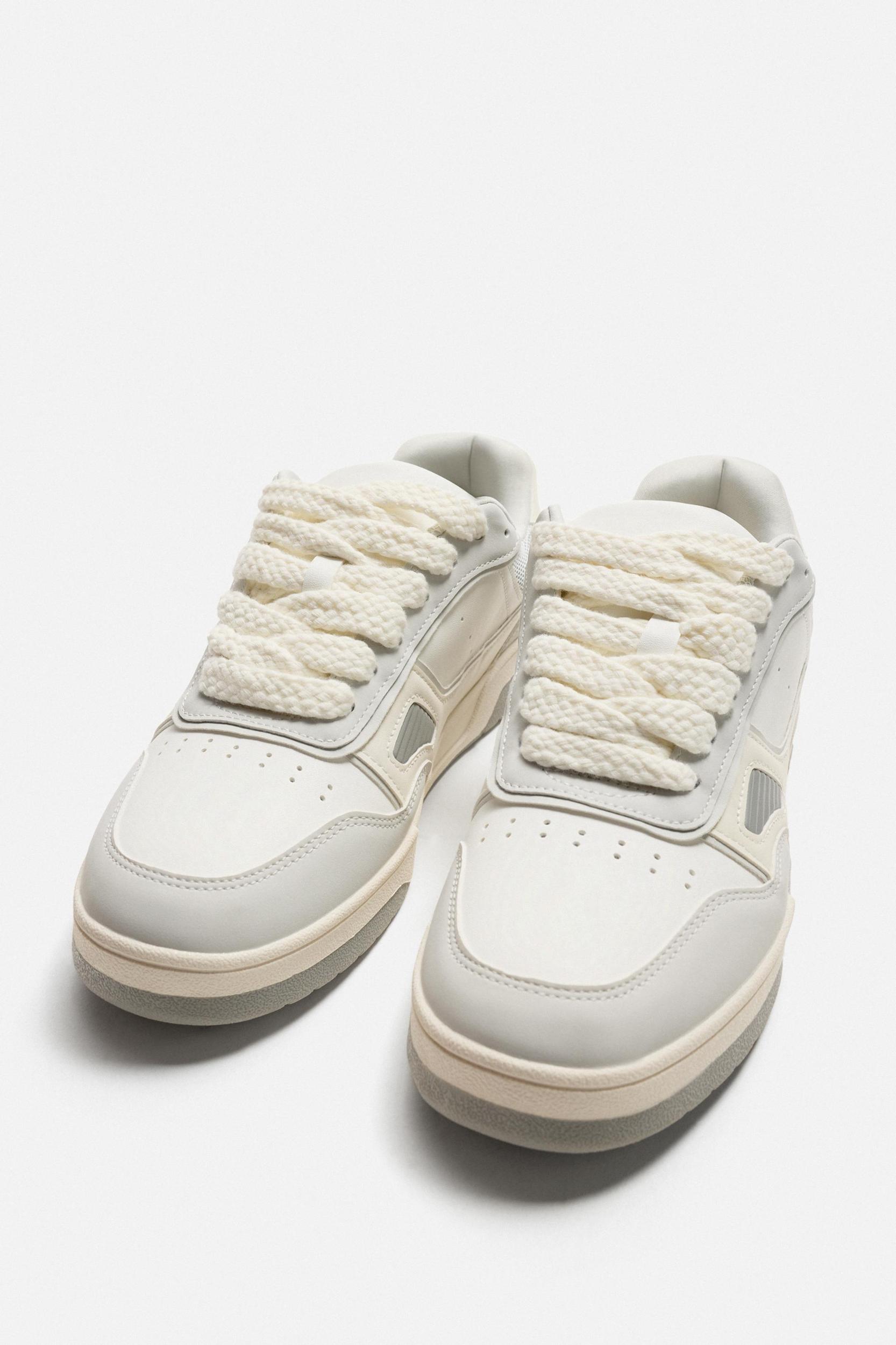 SKATE SNEAKERS Product Image