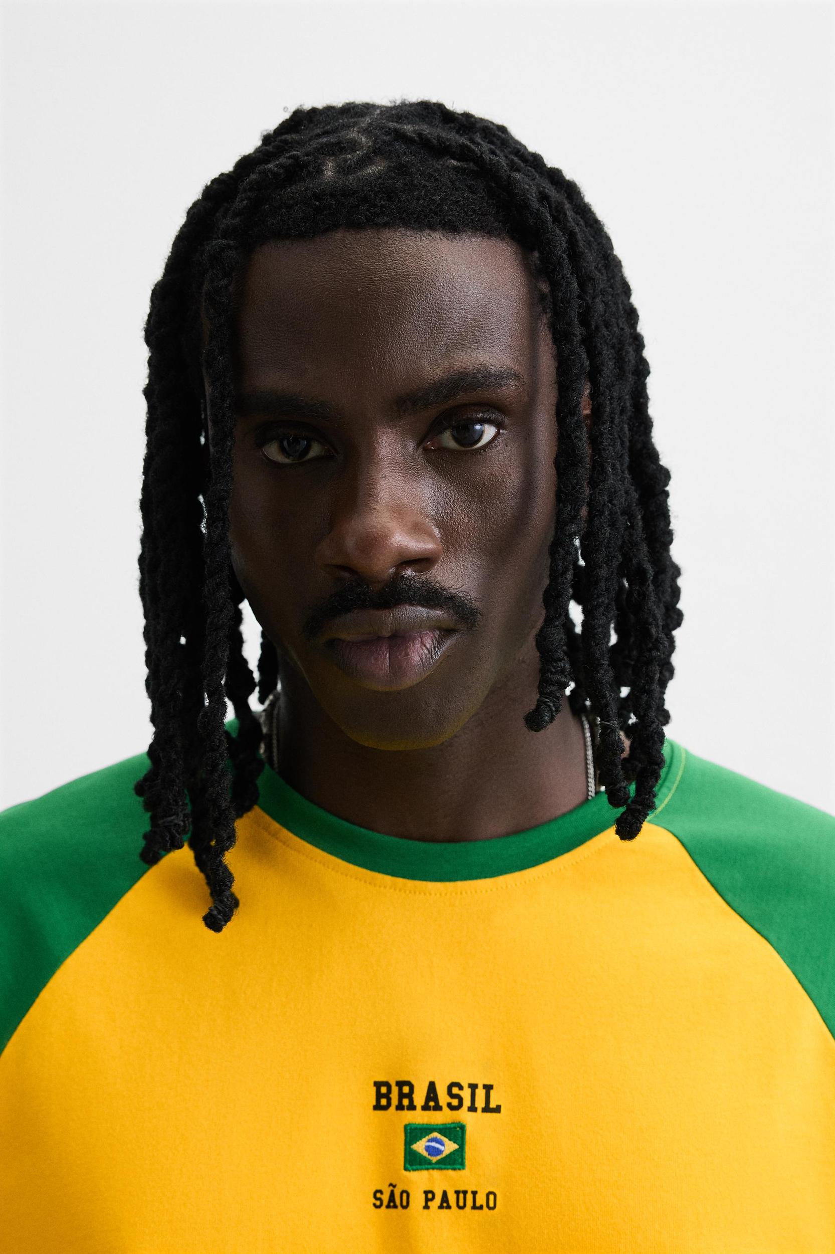 COLOR BLOCK EMBROIDERED T-SHIRT Product Image