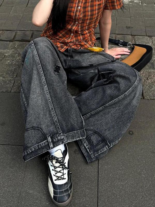 Retro Washed Distressed Boyfriend Jeans Product Image